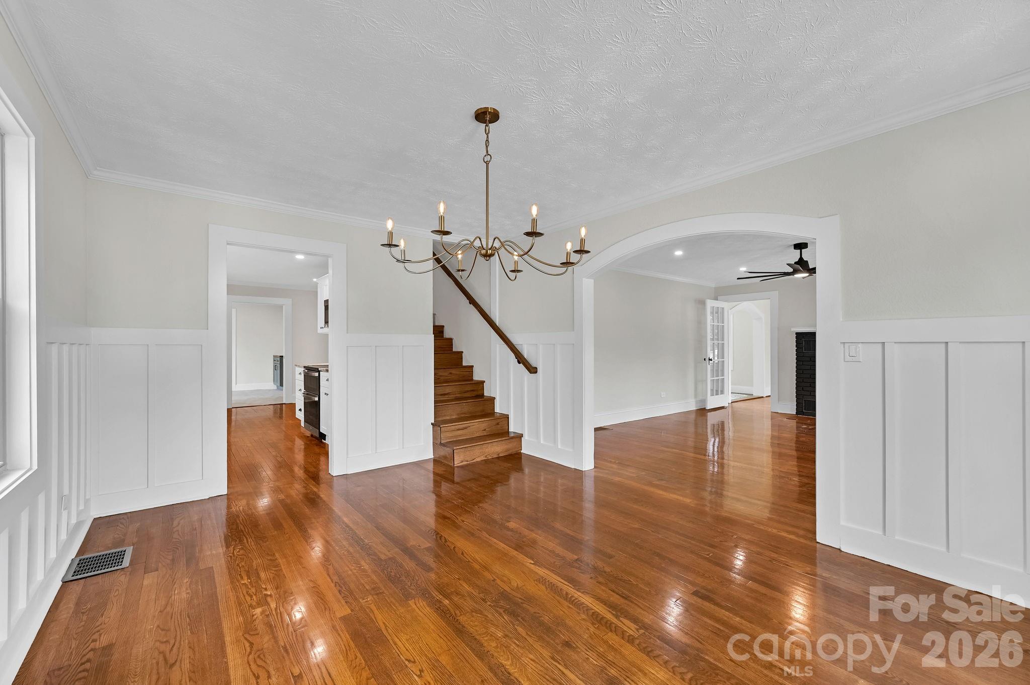 34 Long View Drive — Burnsville