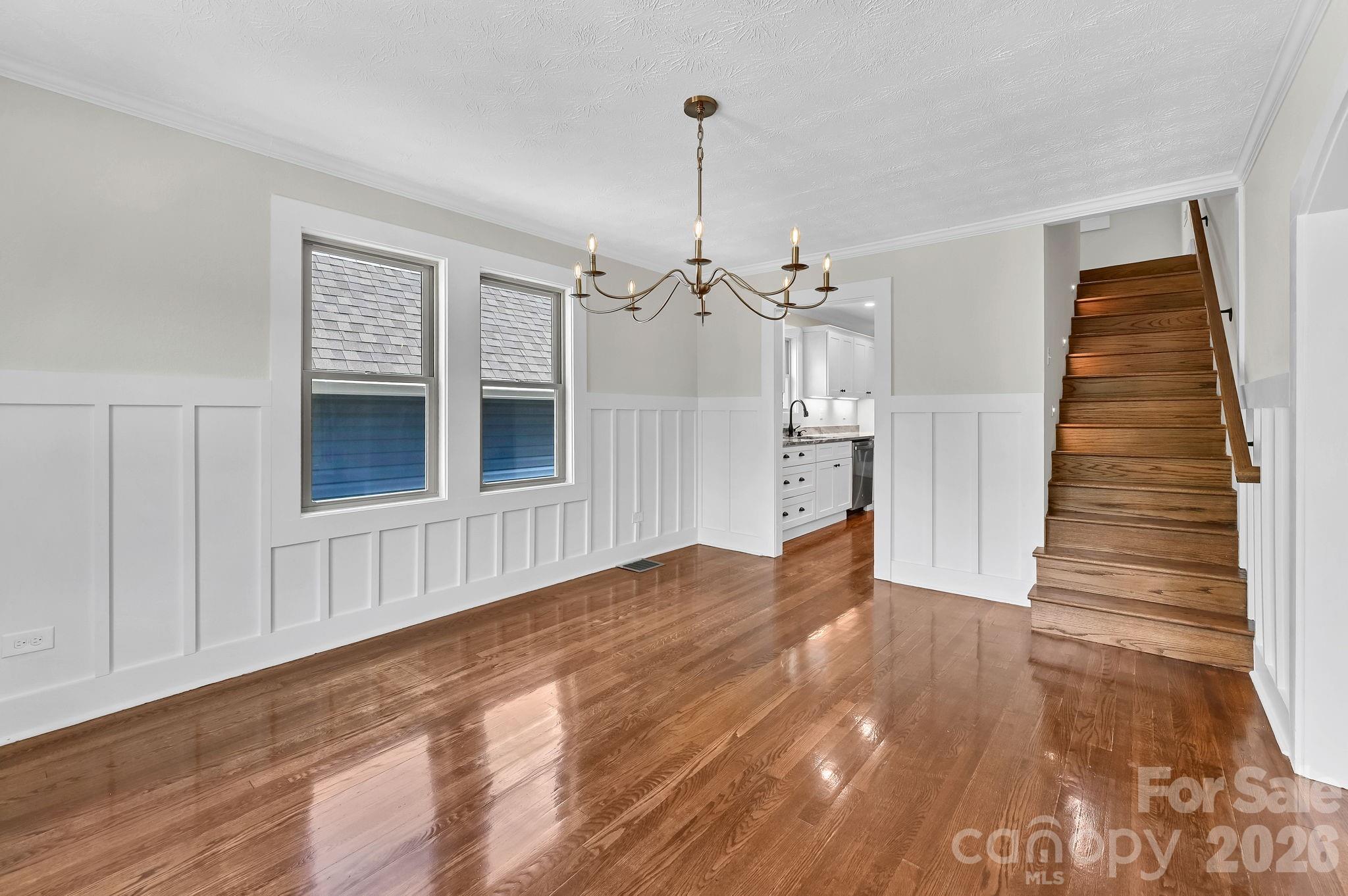 34 Long View Drive — Burnsville