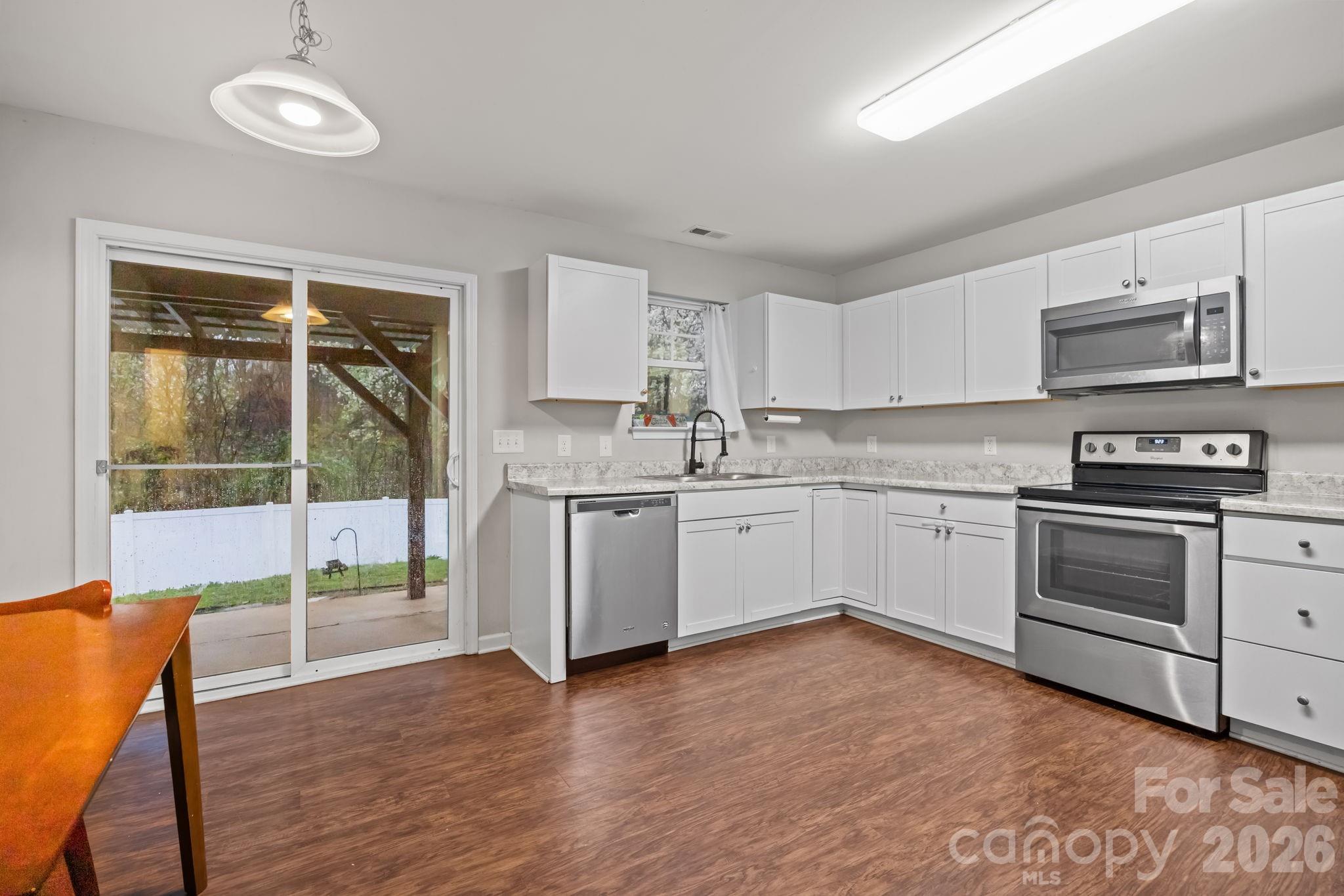 865 Winterside Lane — Winston Salem