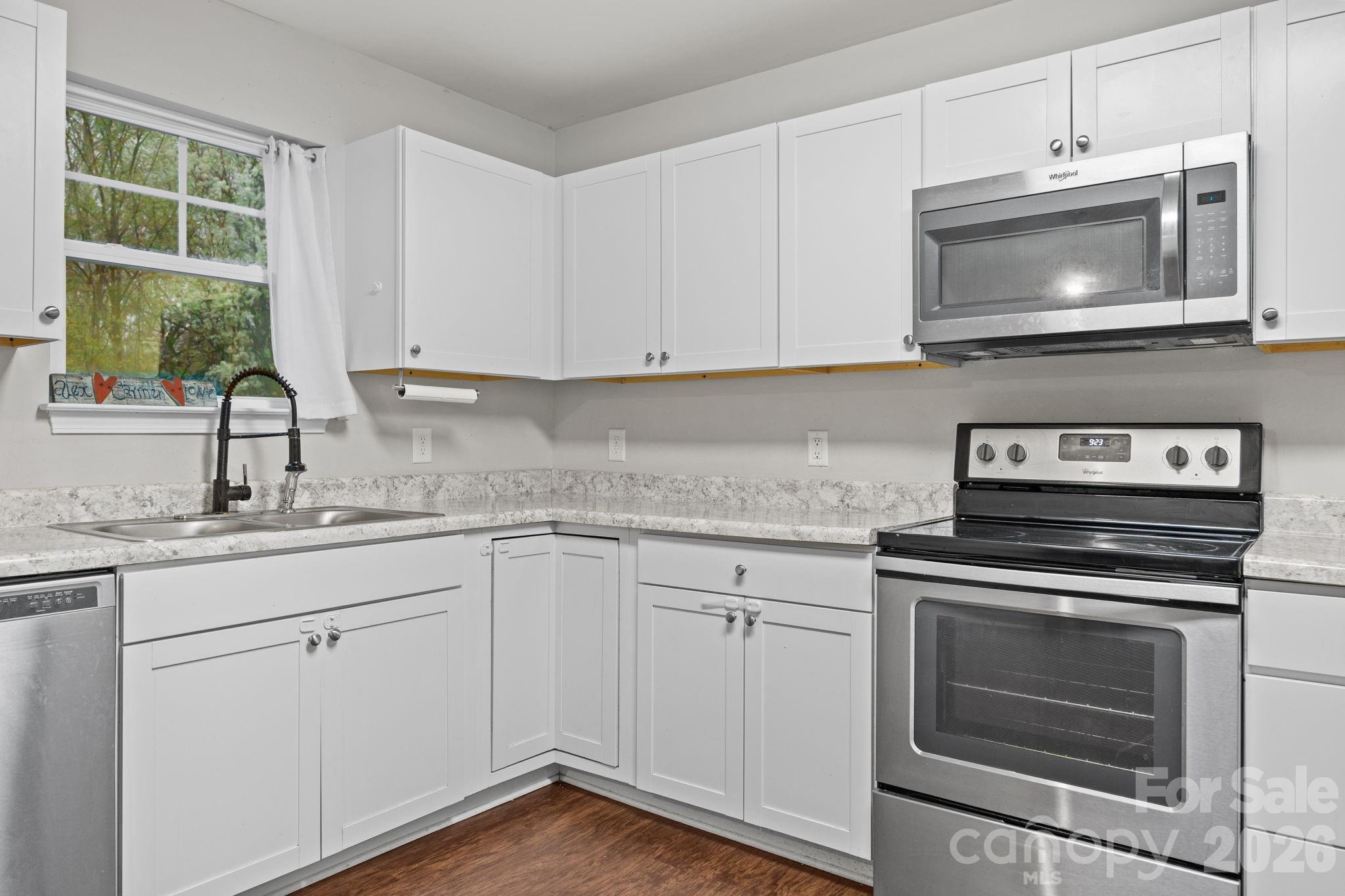 865 Winterside Lane — Winston Salem