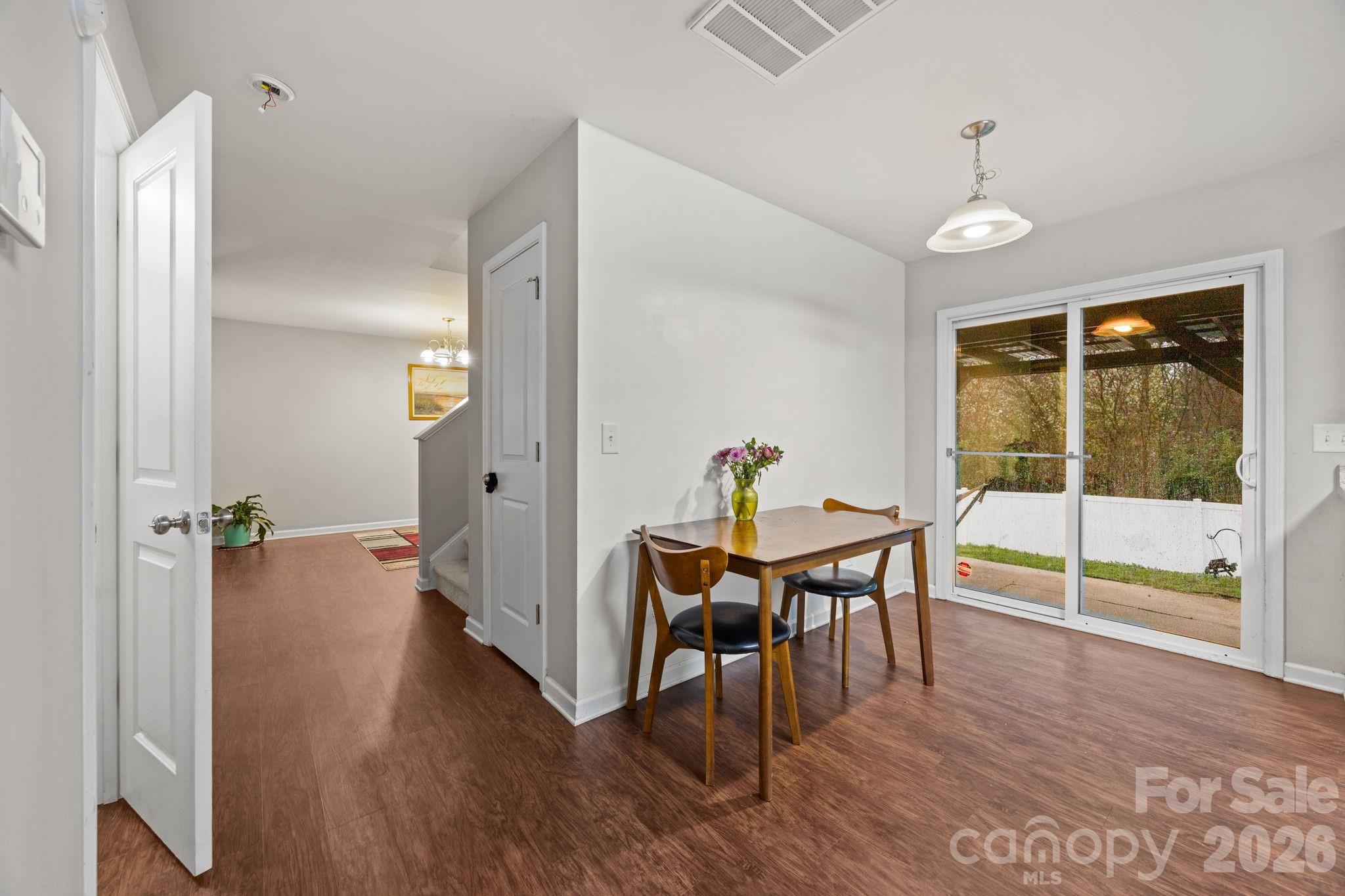 865 Winterside Lane — Winston Salem