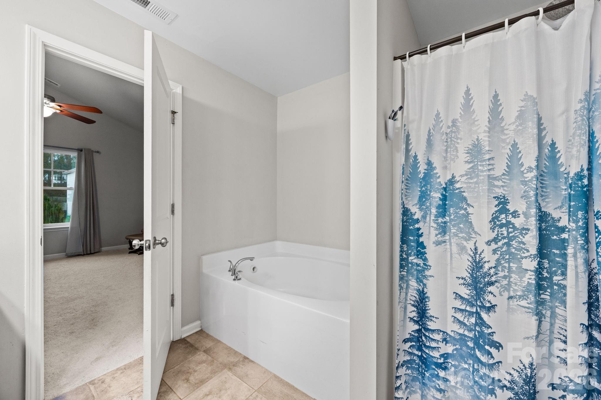 865 Winterside Lane — Winston Salem