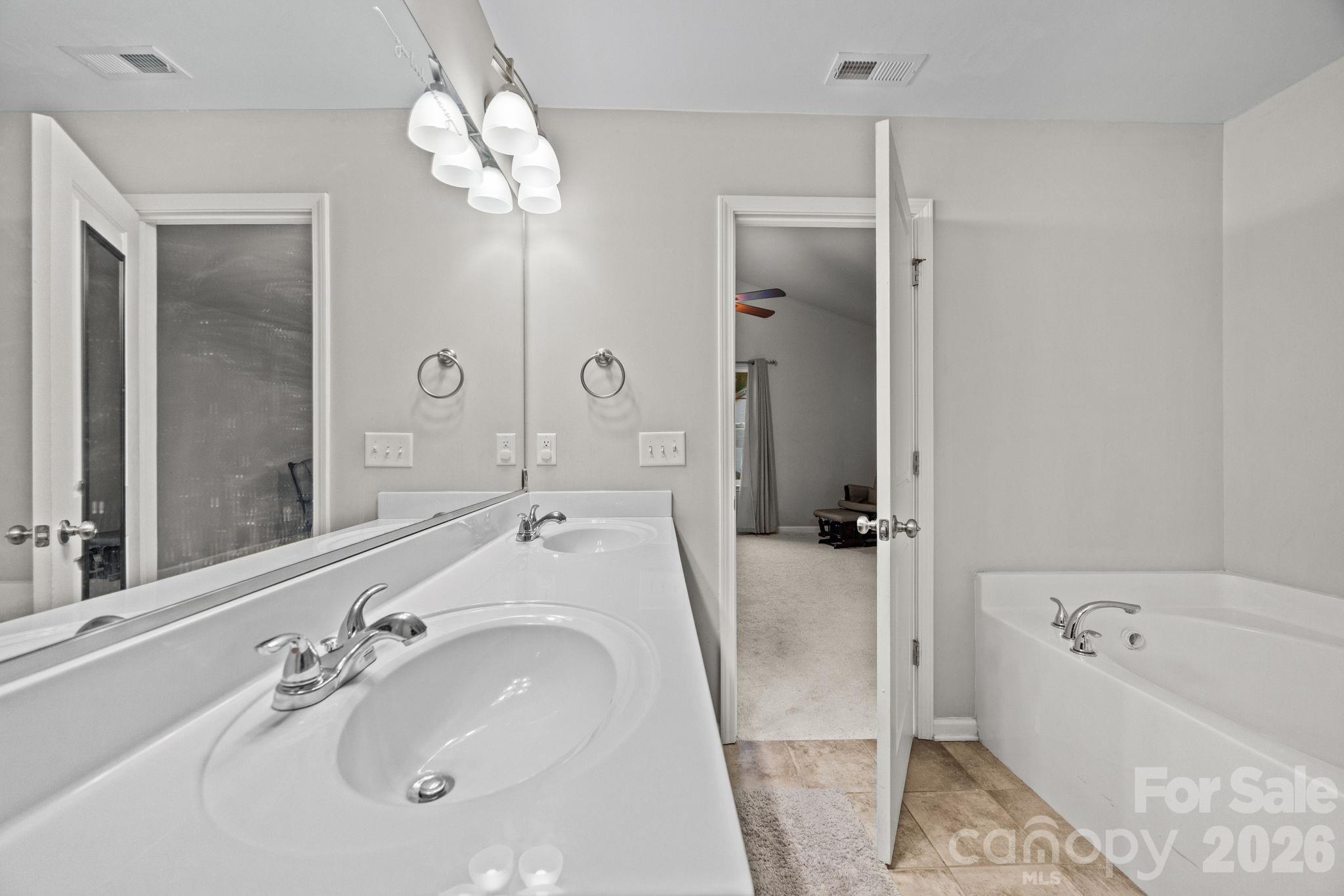 865 Winterside Lane — Winston Salem