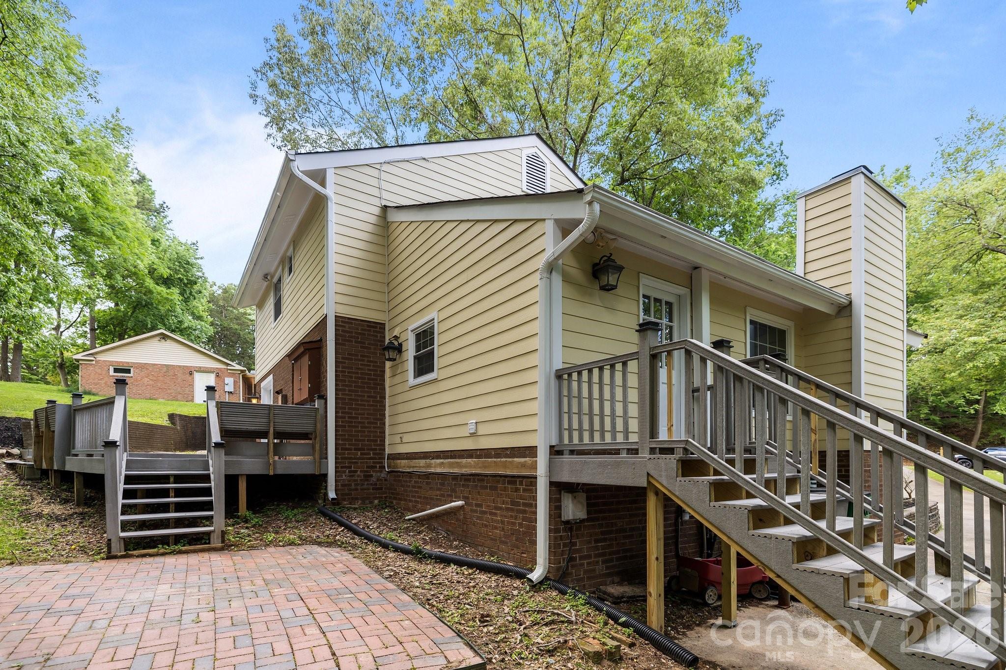 6713 William Harry Court — Charlotte