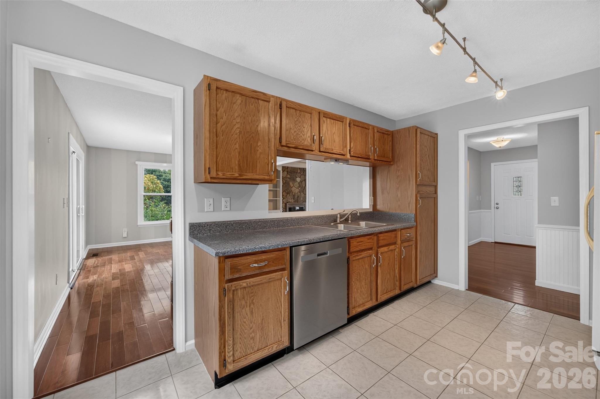 2923 Dogwood Drive — Claremont