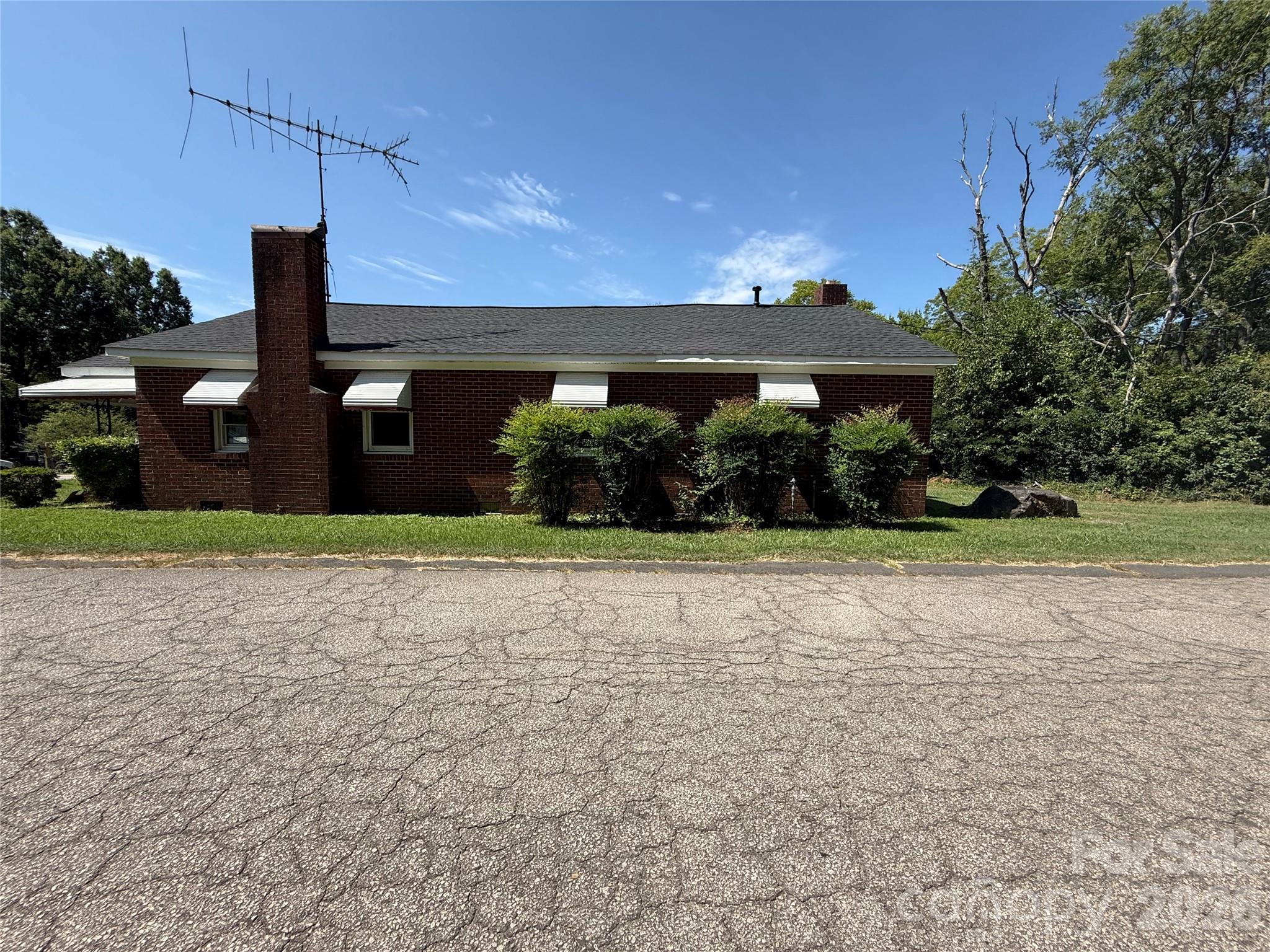 213 Jewel Street — Chester