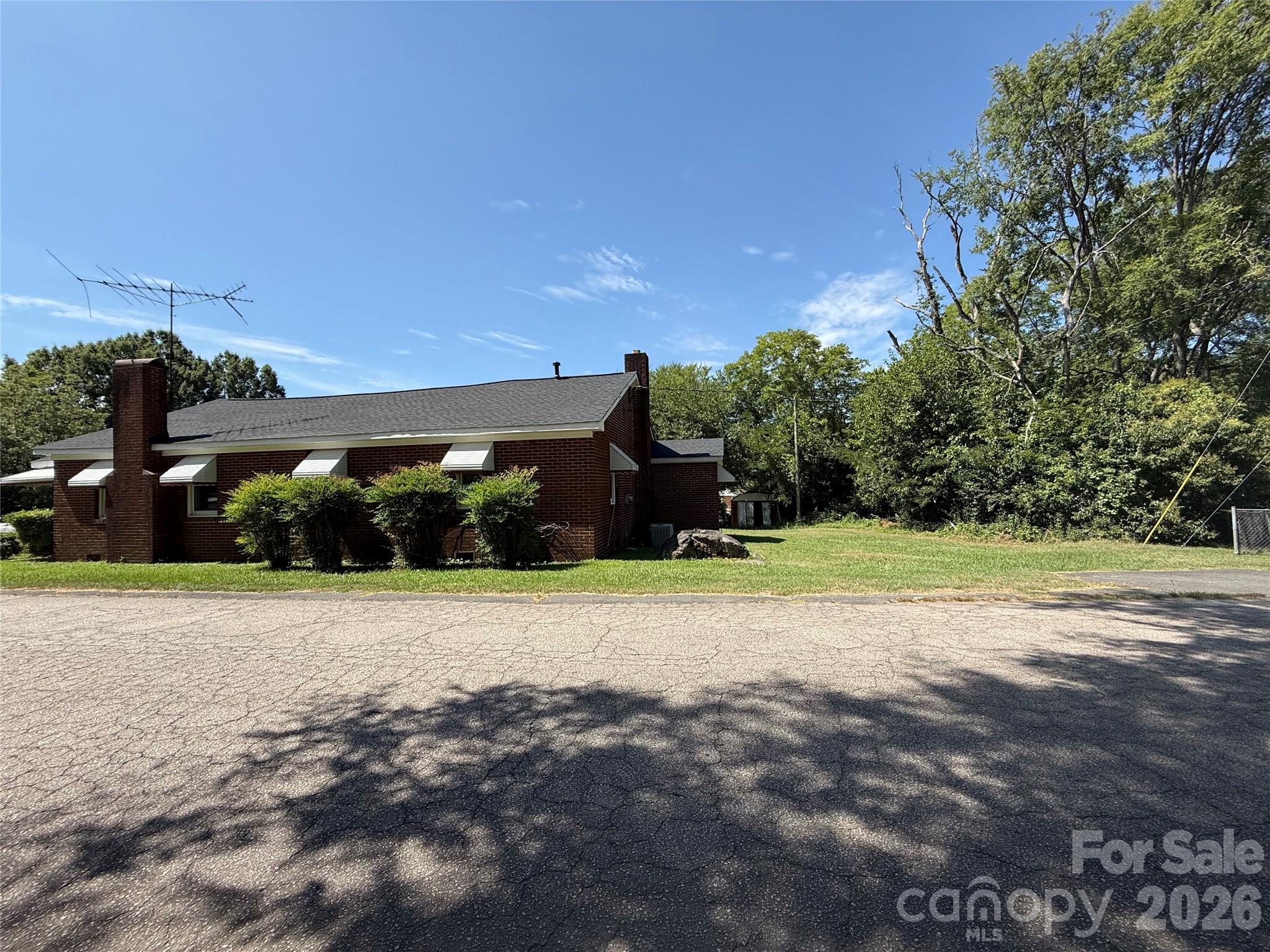 213 Jewel Street — Chester