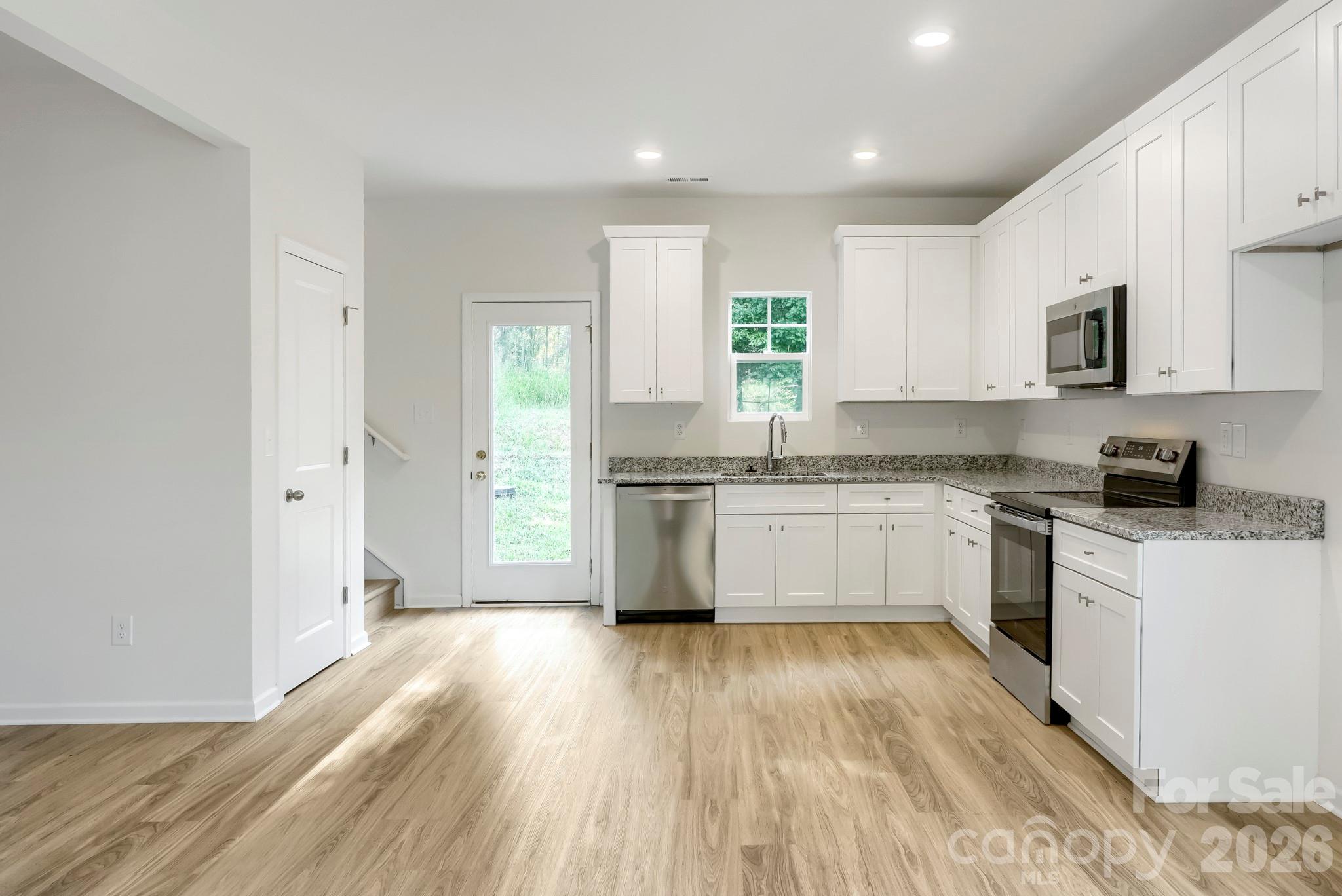 178 E Panther Creek Road — Troutman