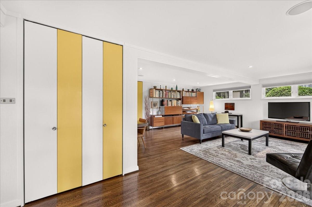 501 Ellsworth Road — Charlotte
