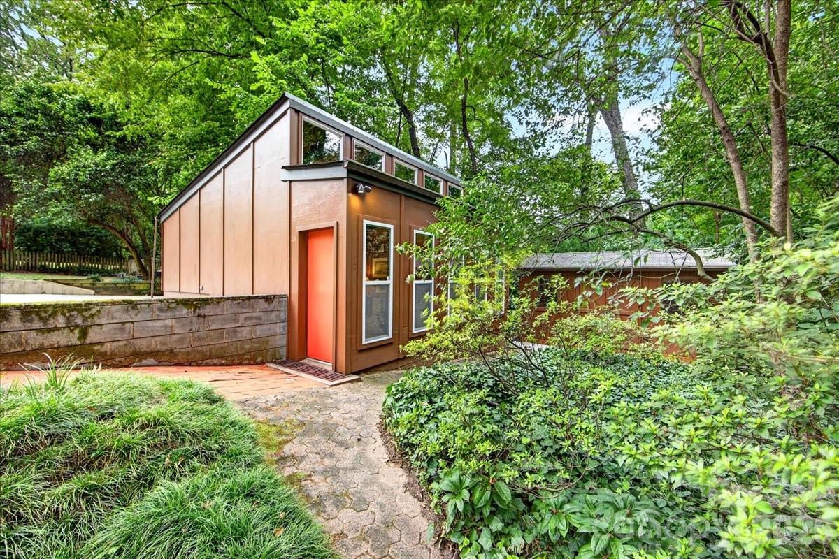 501 Ellsworth Road — Charlotte
