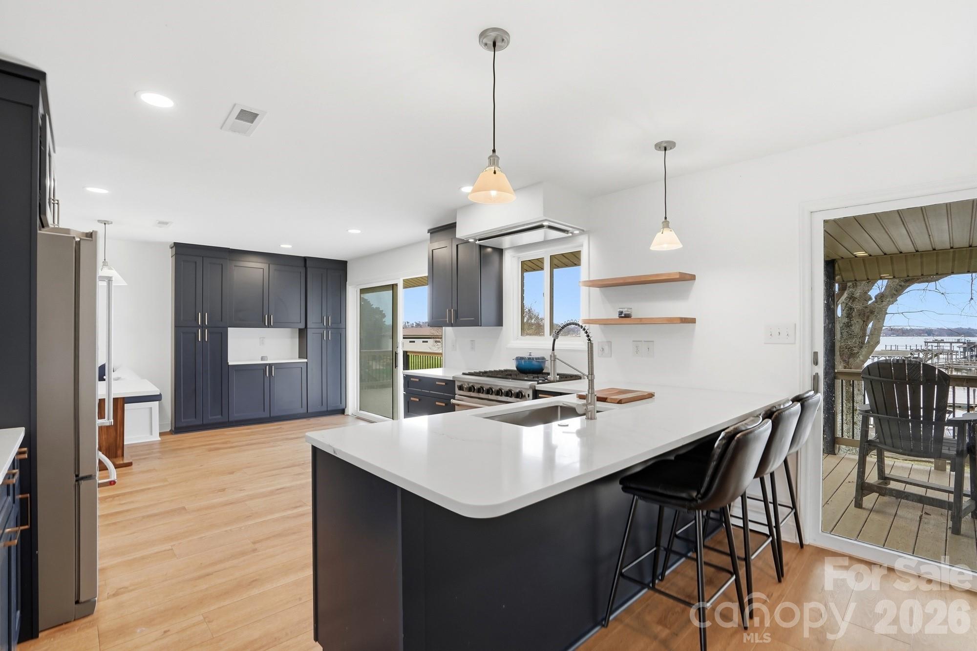 332 Shoreline Loop — Mooresville