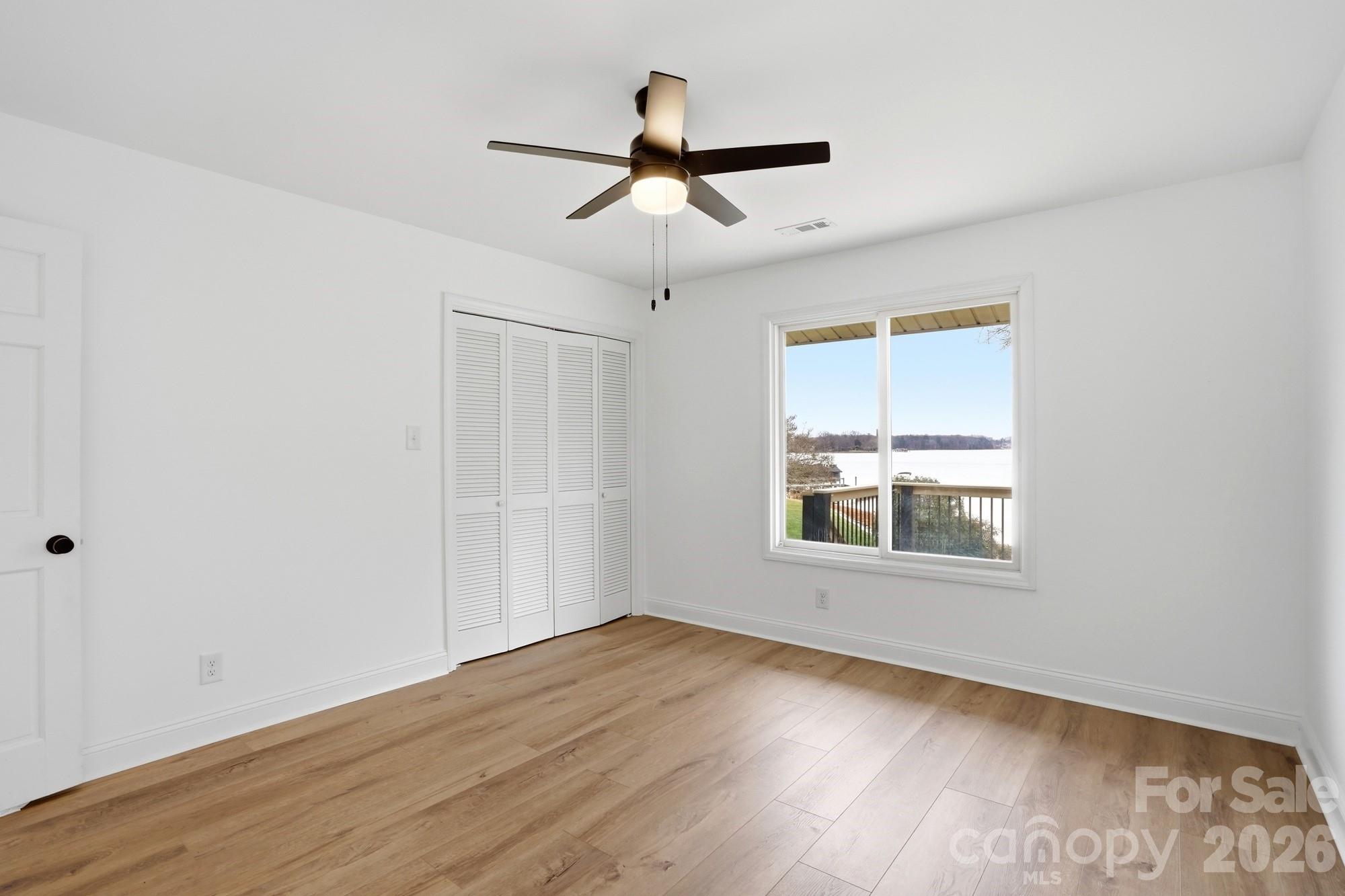 332 Shoreline Loop — Mooresville