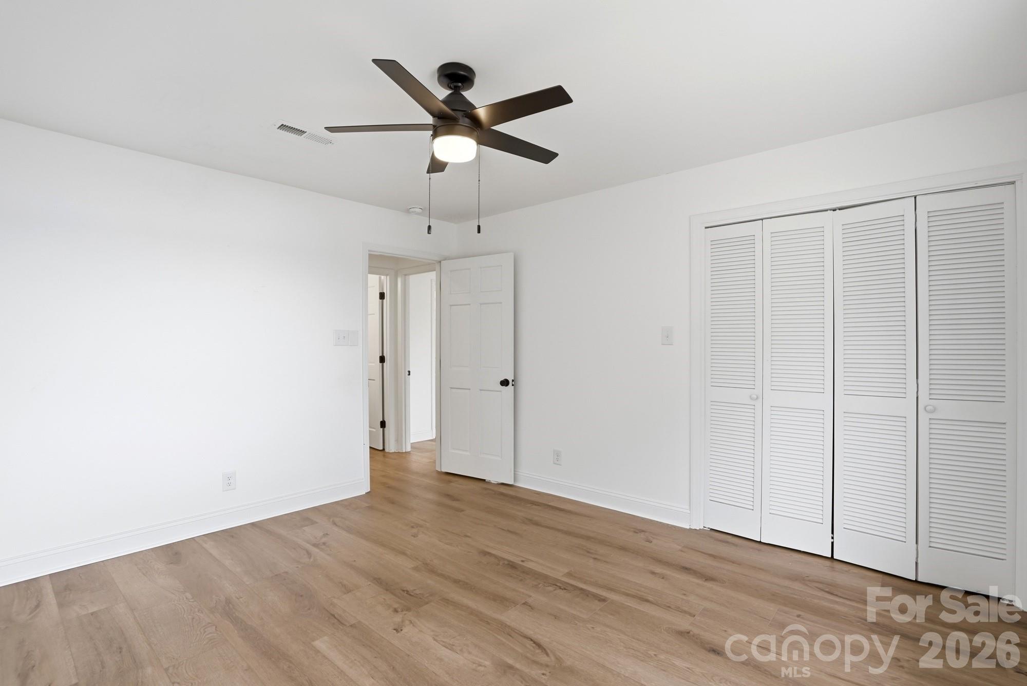 332 Shoreline Loop — Mooresville