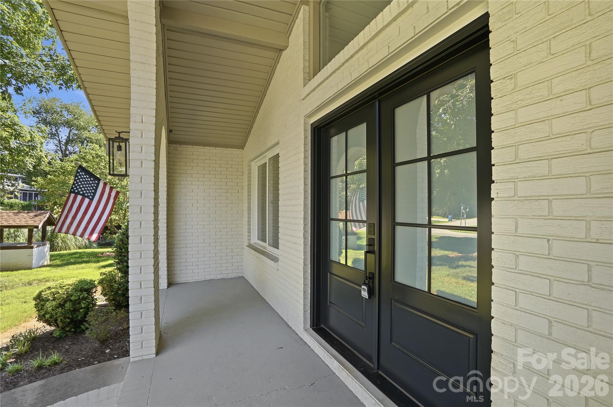 332 Shoreline Loop — Mooresville