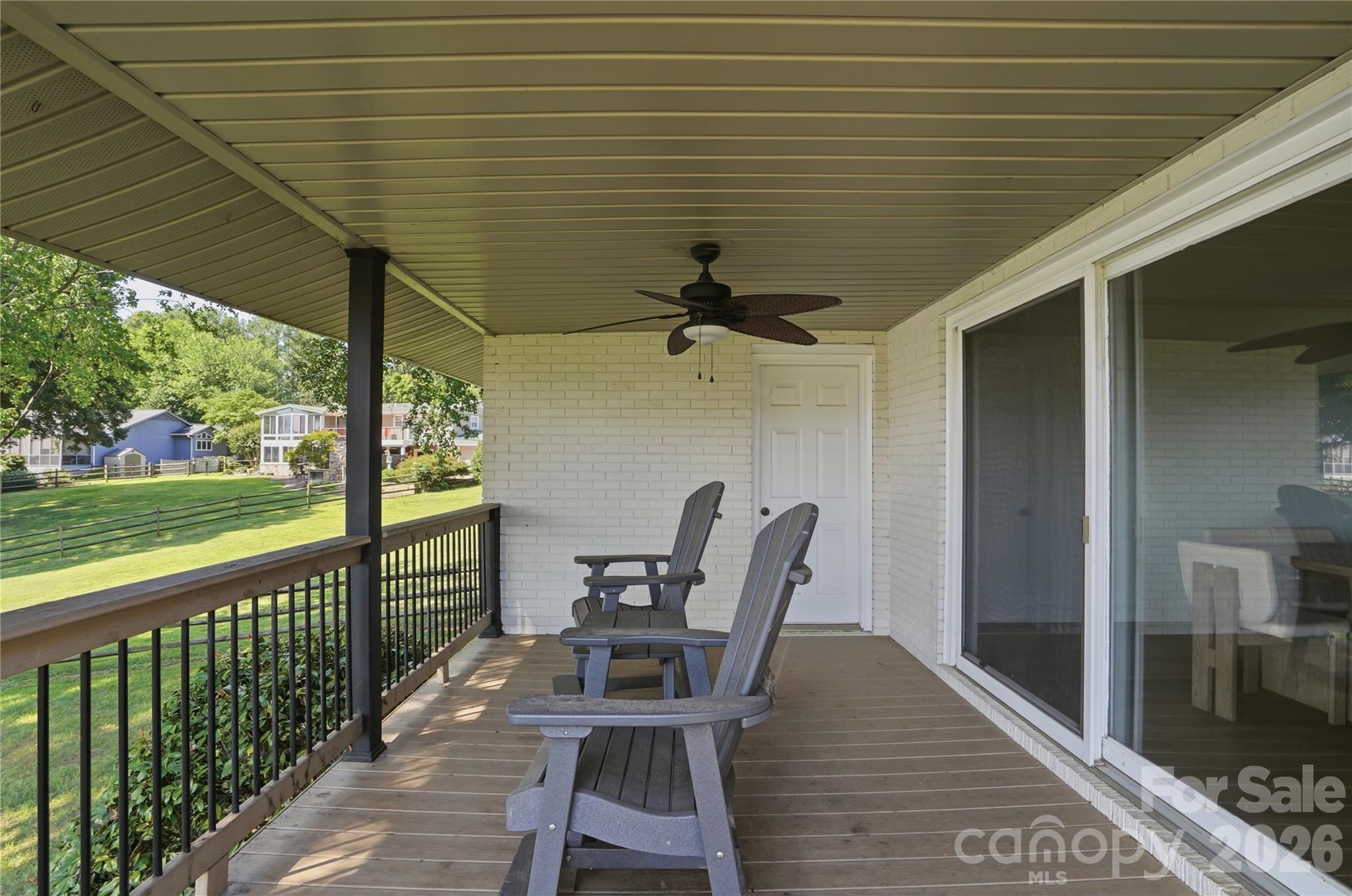 332 Shoreline Loop — Mooresville