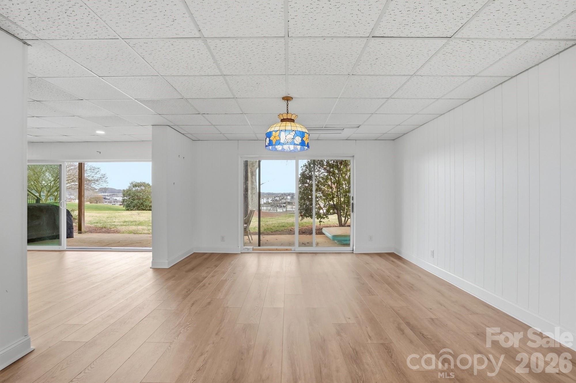 332 Shoreline Loop — Mooresville