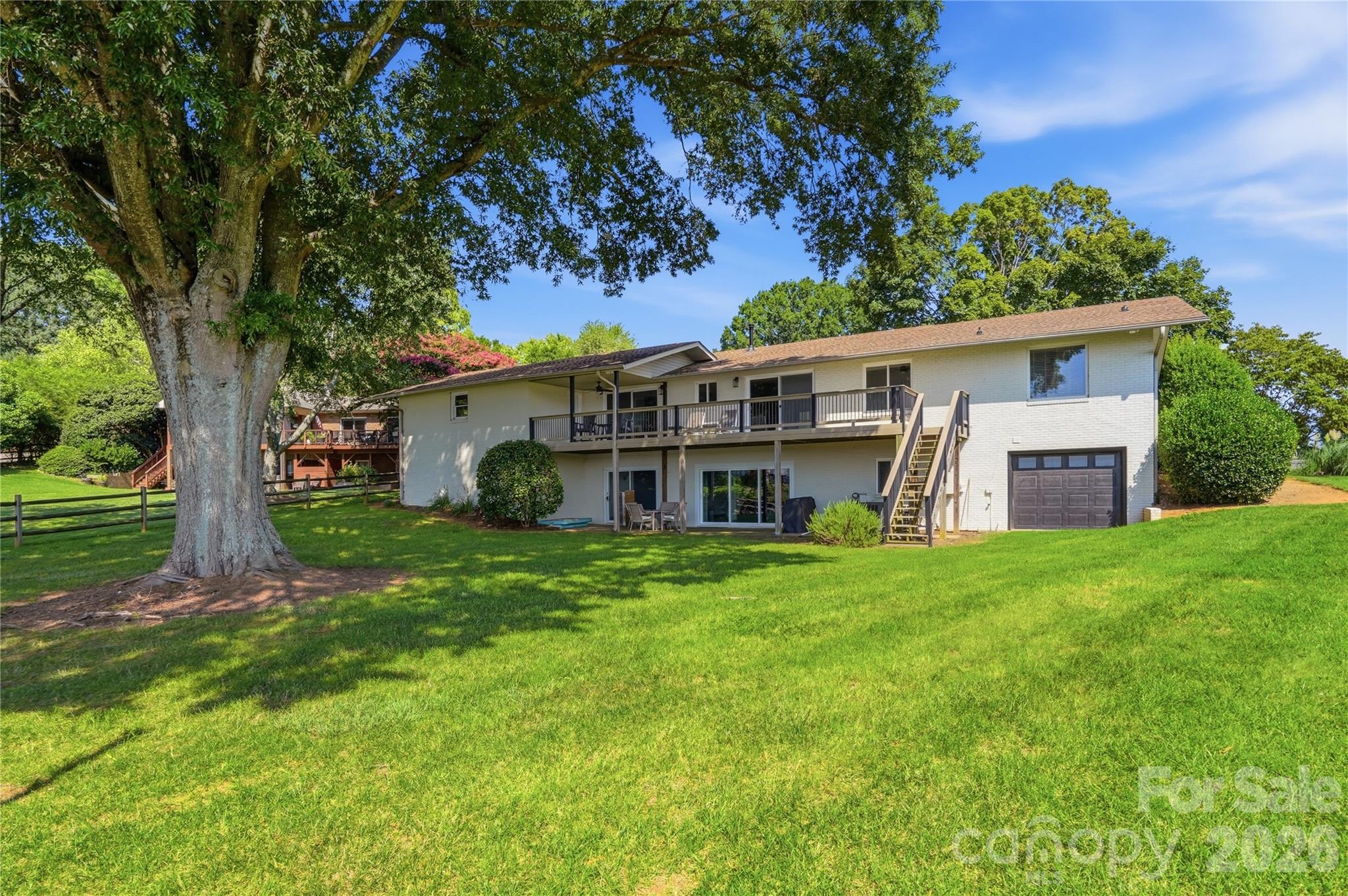 332 Shoreline Loop — Mooresville