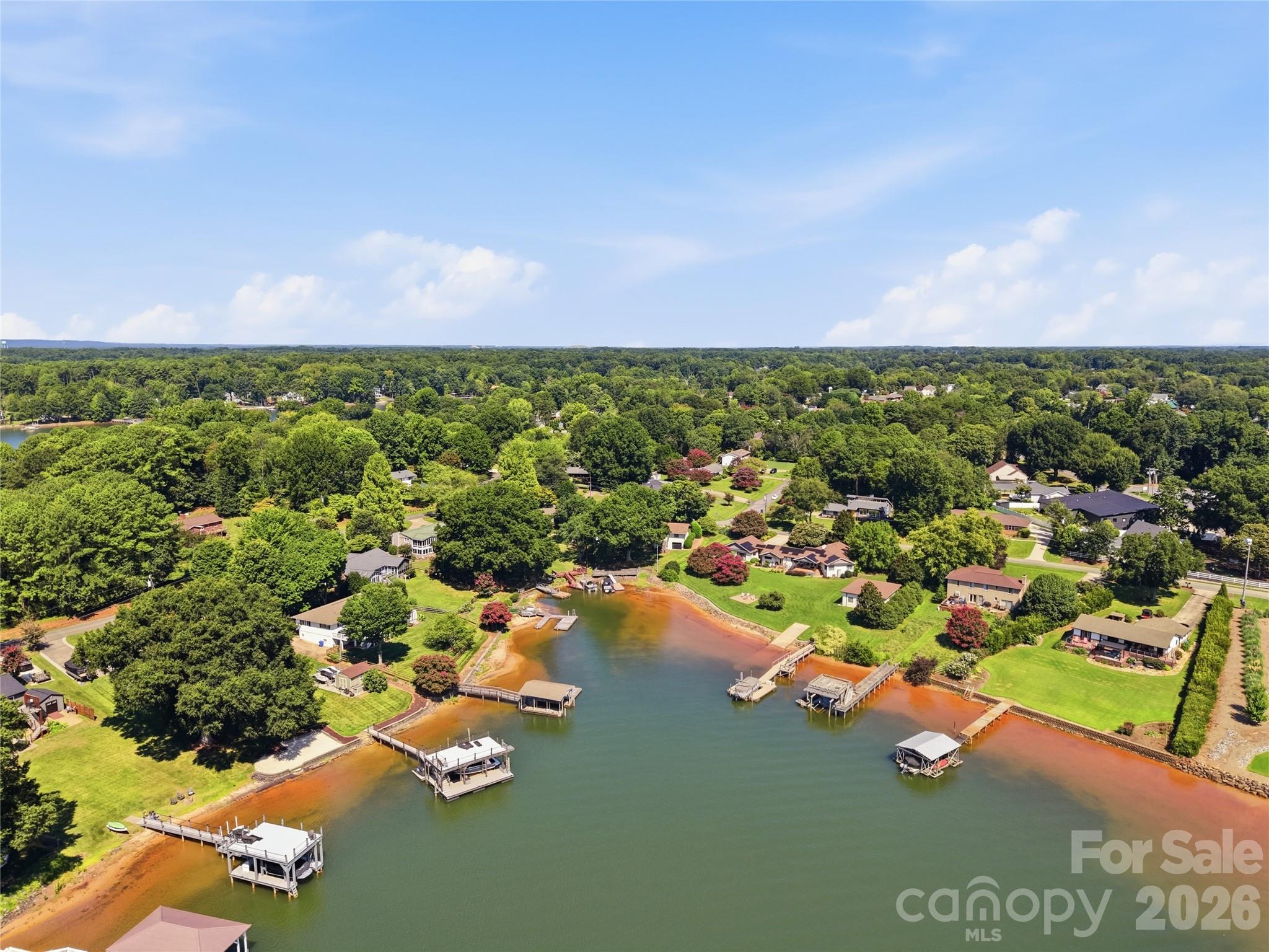 332 Shoreline Loop — Mooresville