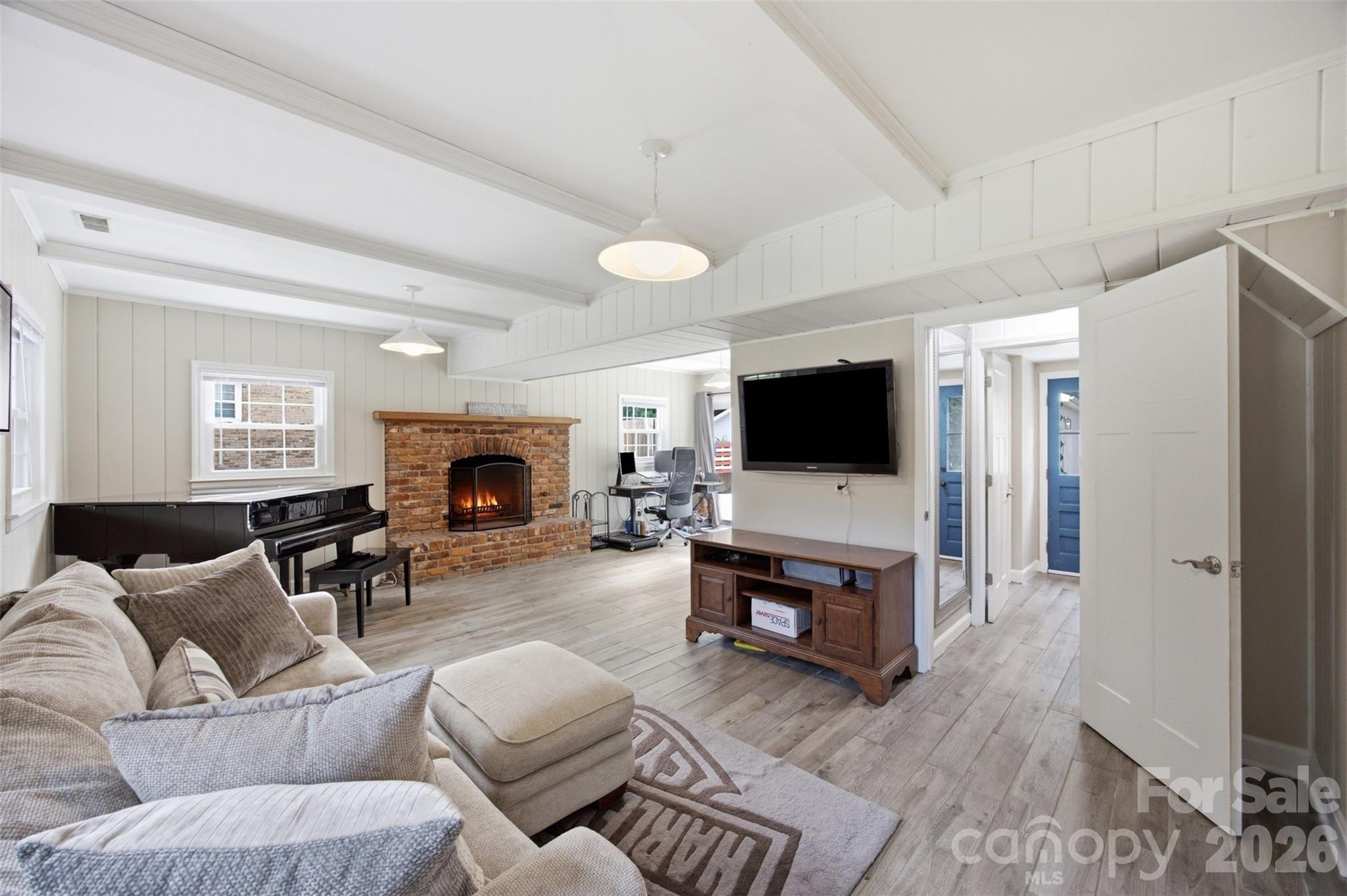 1724 Delchester Drive — Charlotte
