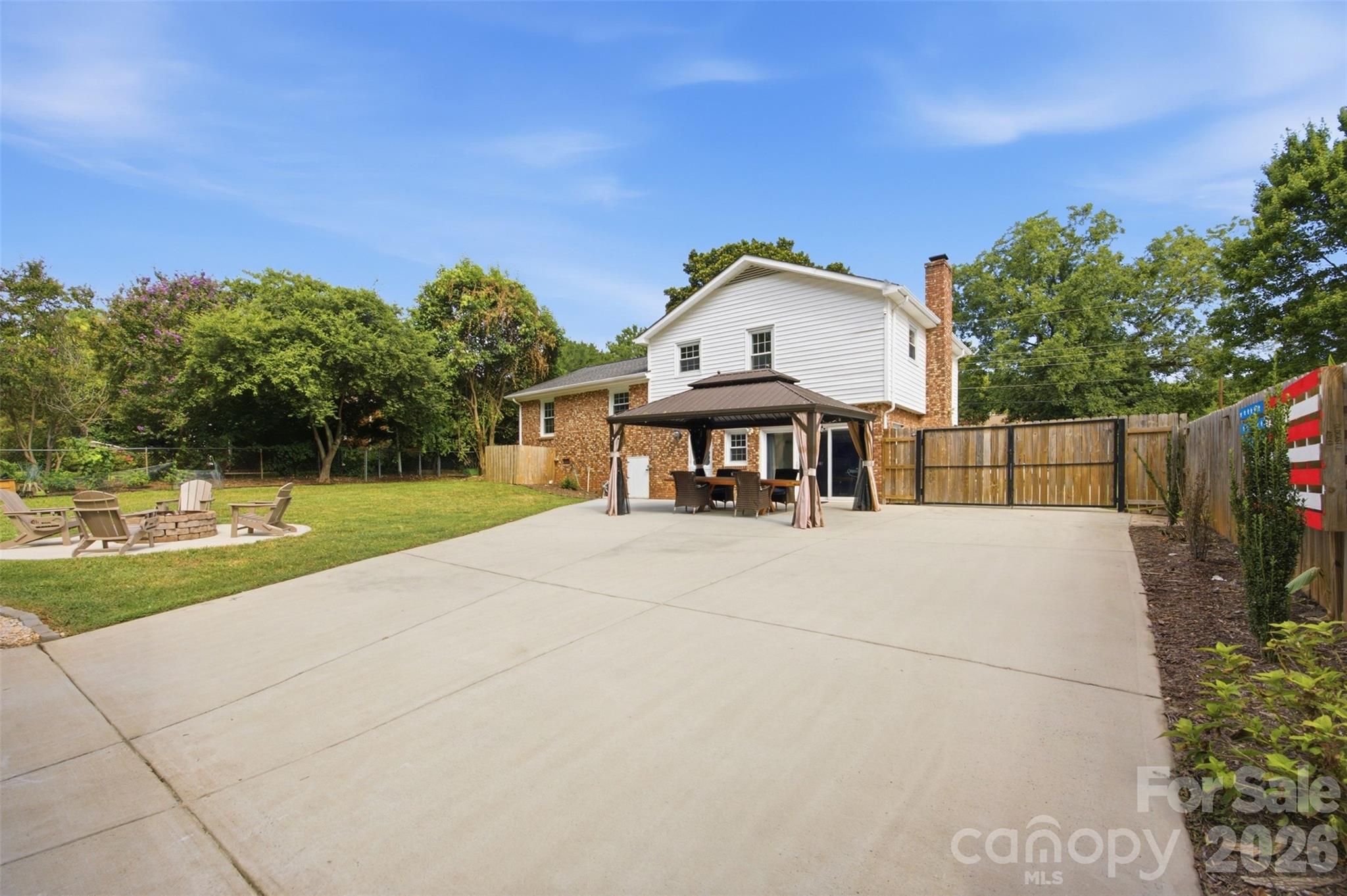 1724 Delchester Drive — Charlotte
