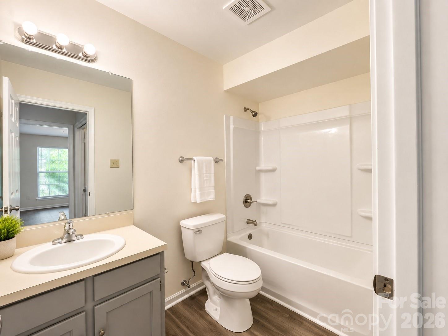 7220 Winery Lane — Charlotte