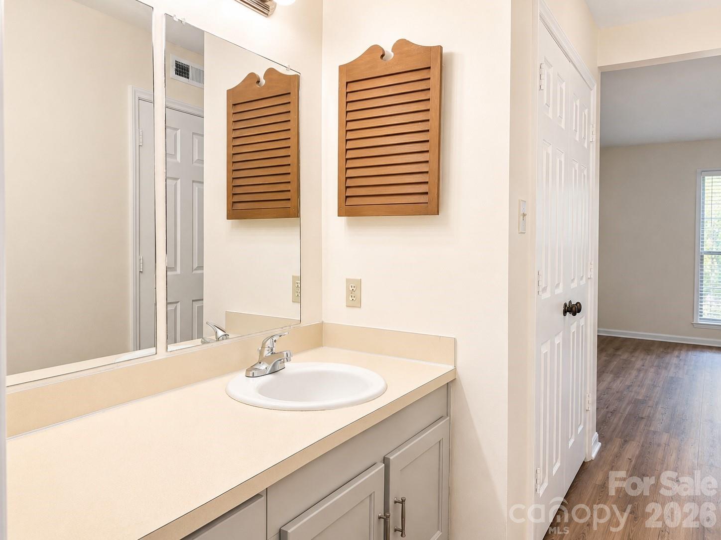 7220 Winery Lane — Charlotte