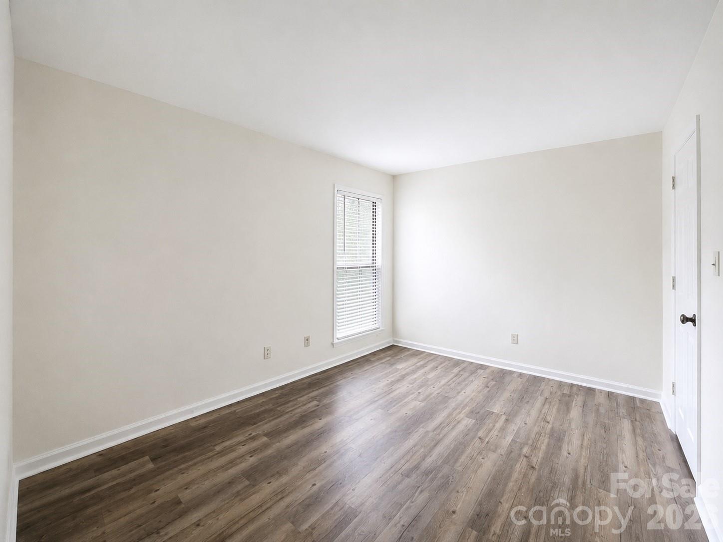 7220 Winery Lane — Charlotte