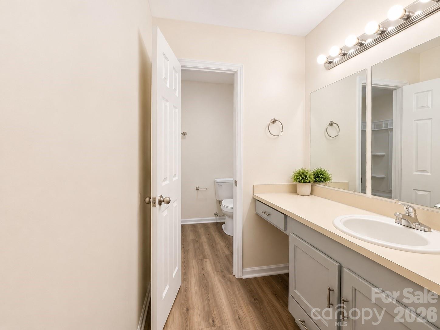 7220 Winery Lane — Charlotte