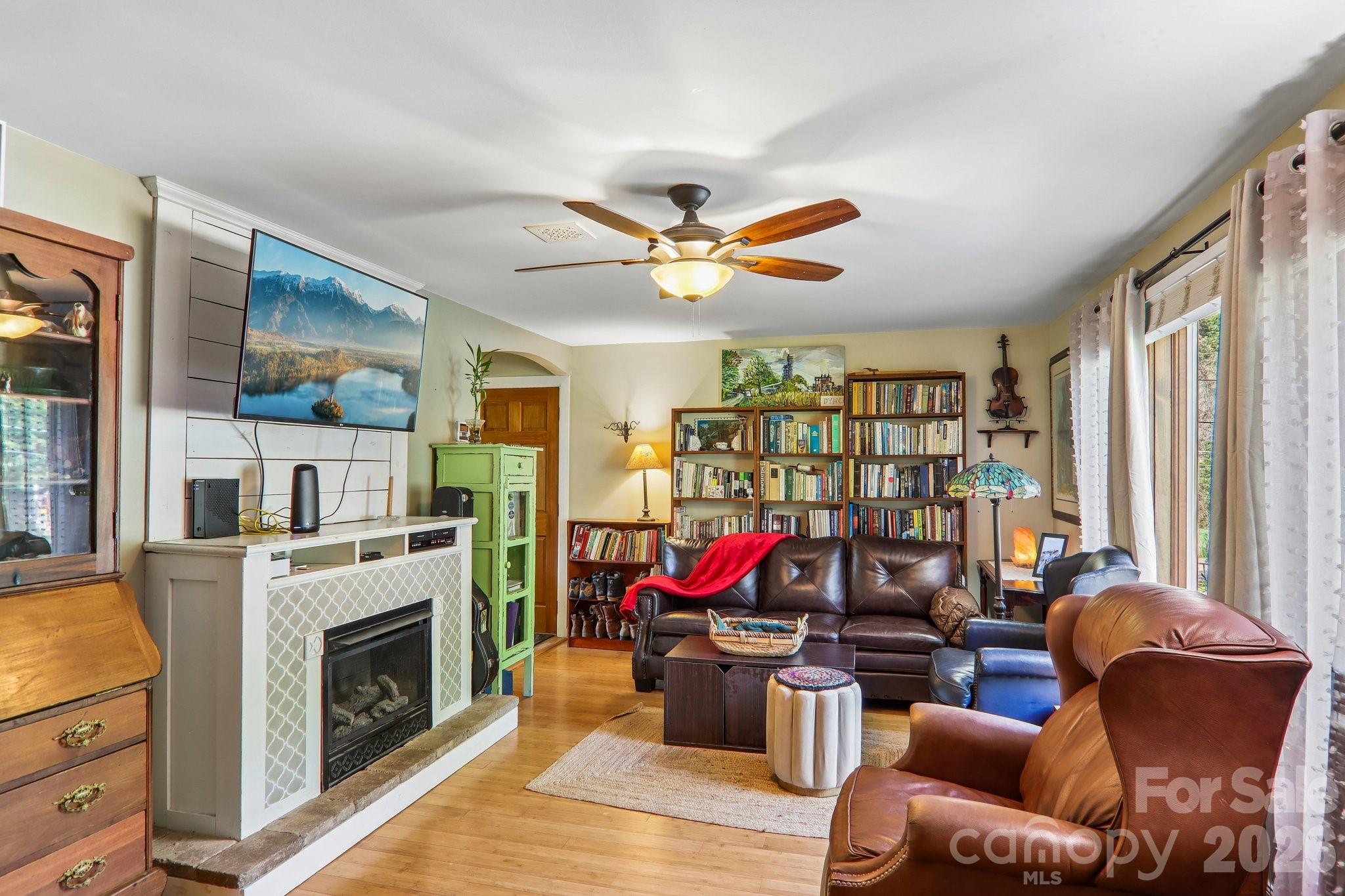550 Lickstone Road — Waynesville