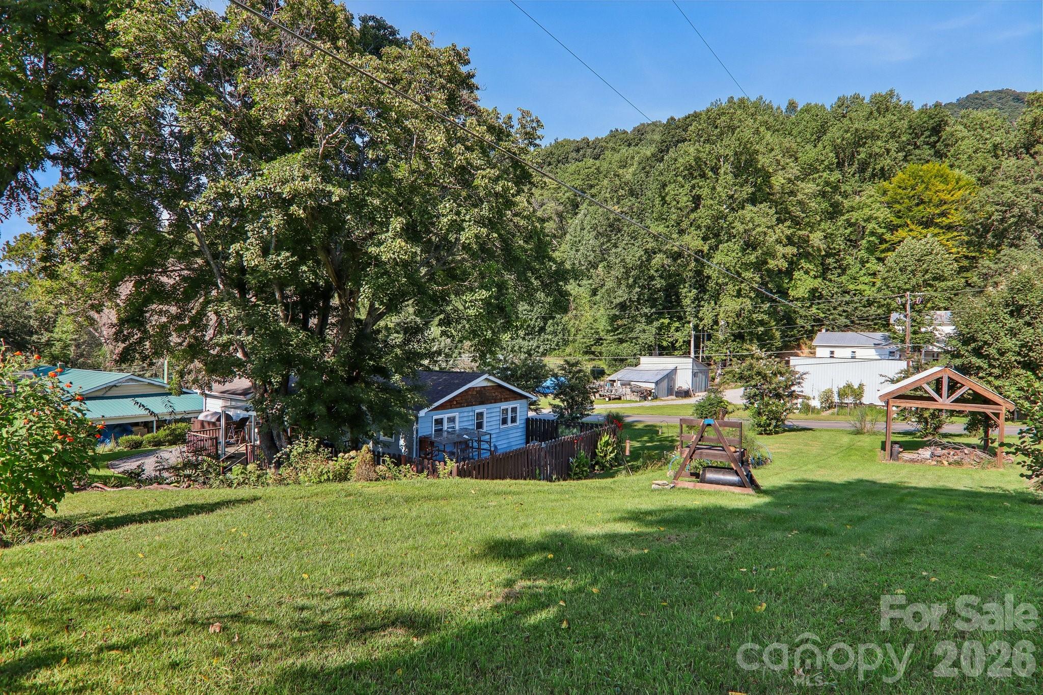 550 Lickstone Road — Waynesville