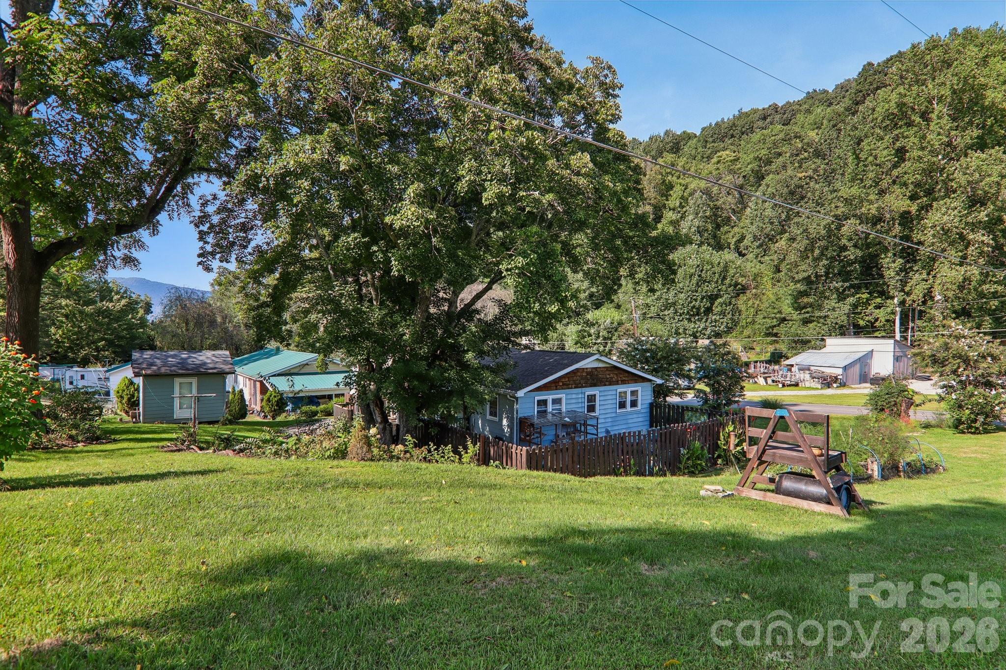 550 Lickstone Road — Waynesville