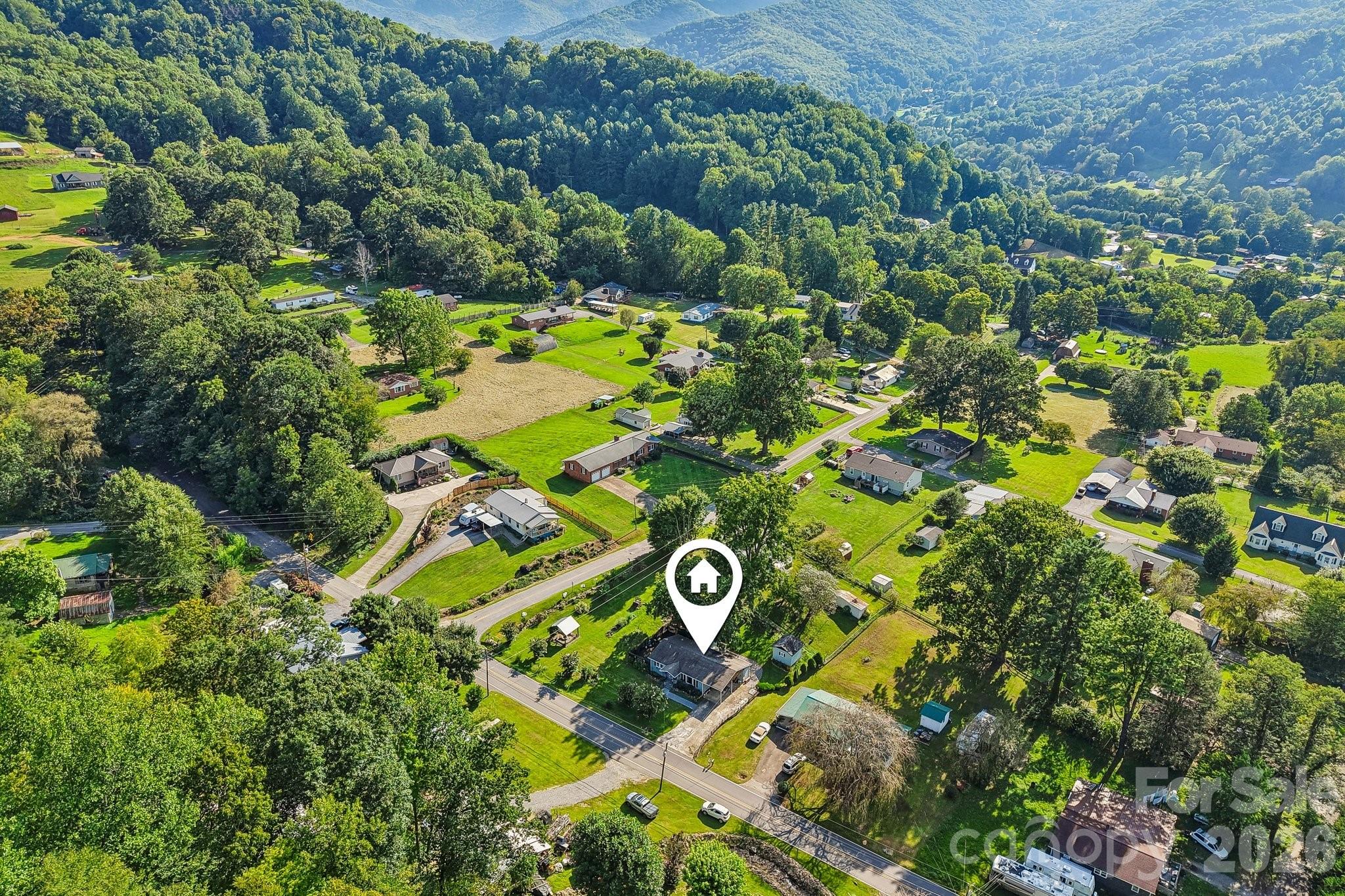 550 Lickstone Road — Waynesville