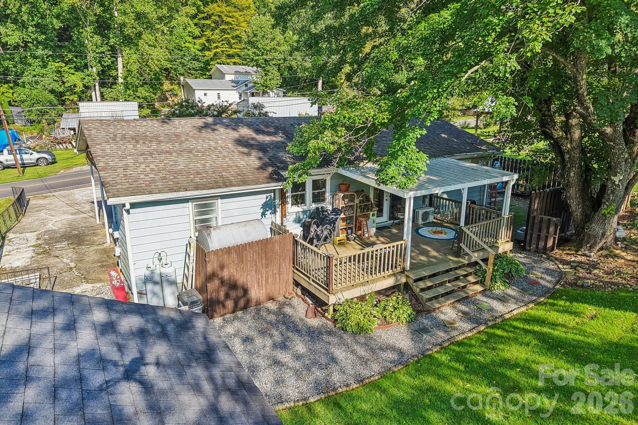 550 Lickstone Road — Waynesville