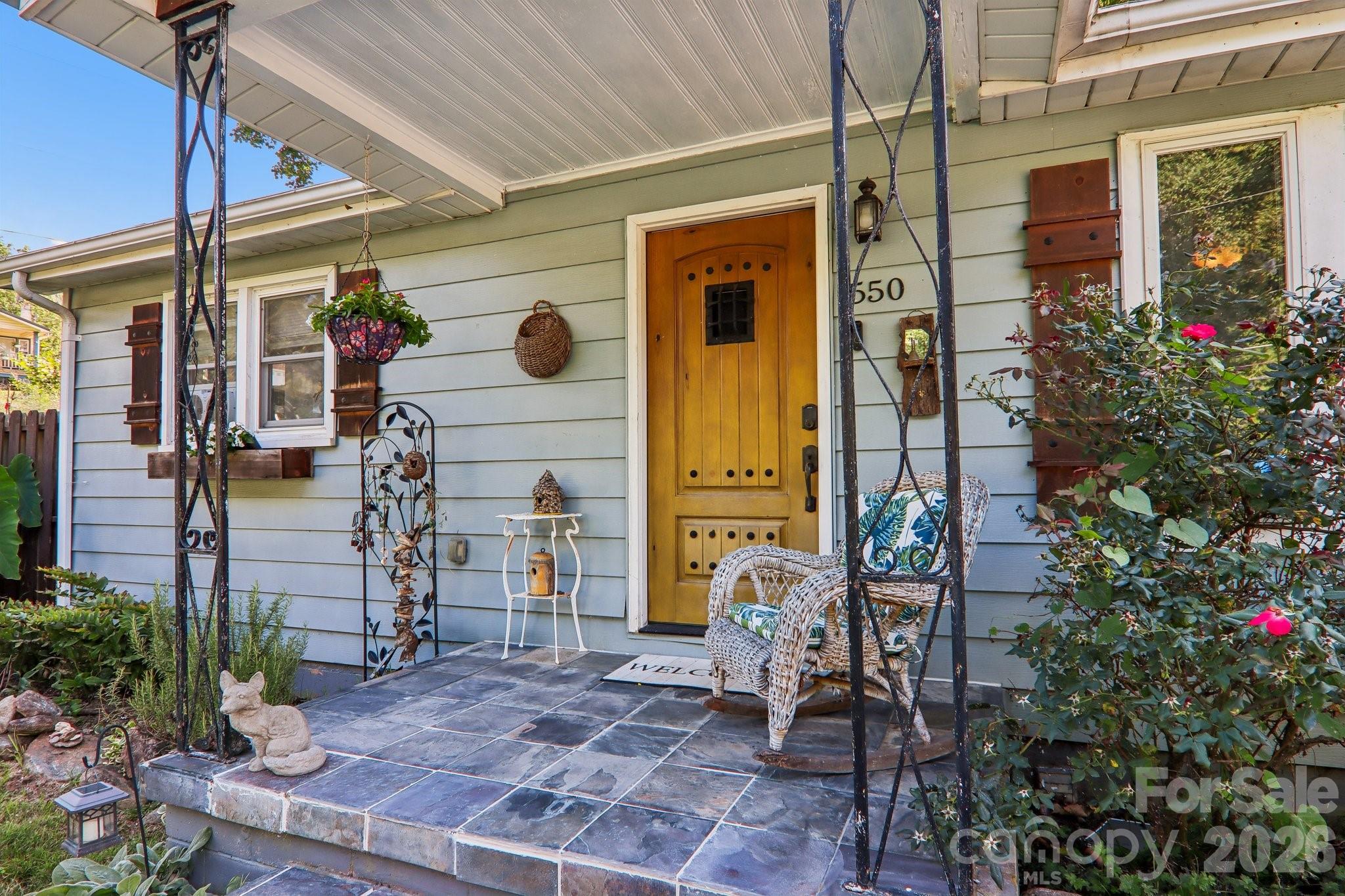 550 Lickstone Road — Waynesville
