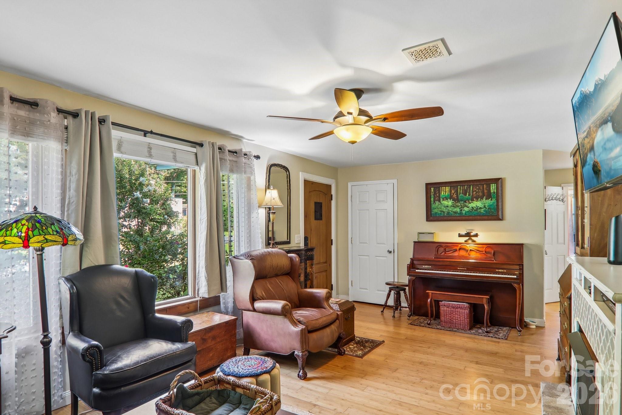 550 Lickstone Road — Waynesville