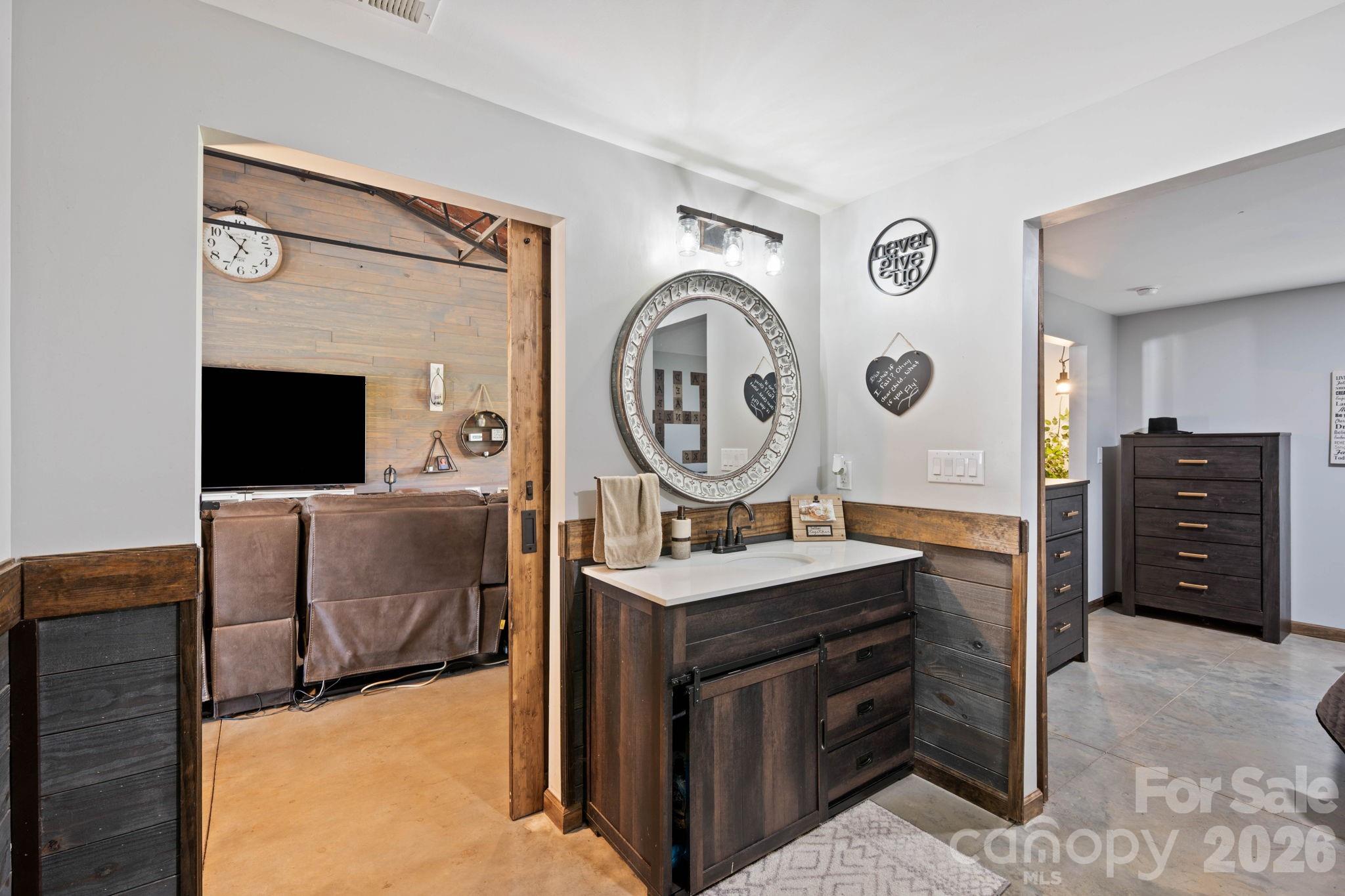 7562 Long Island Road — Catawba
