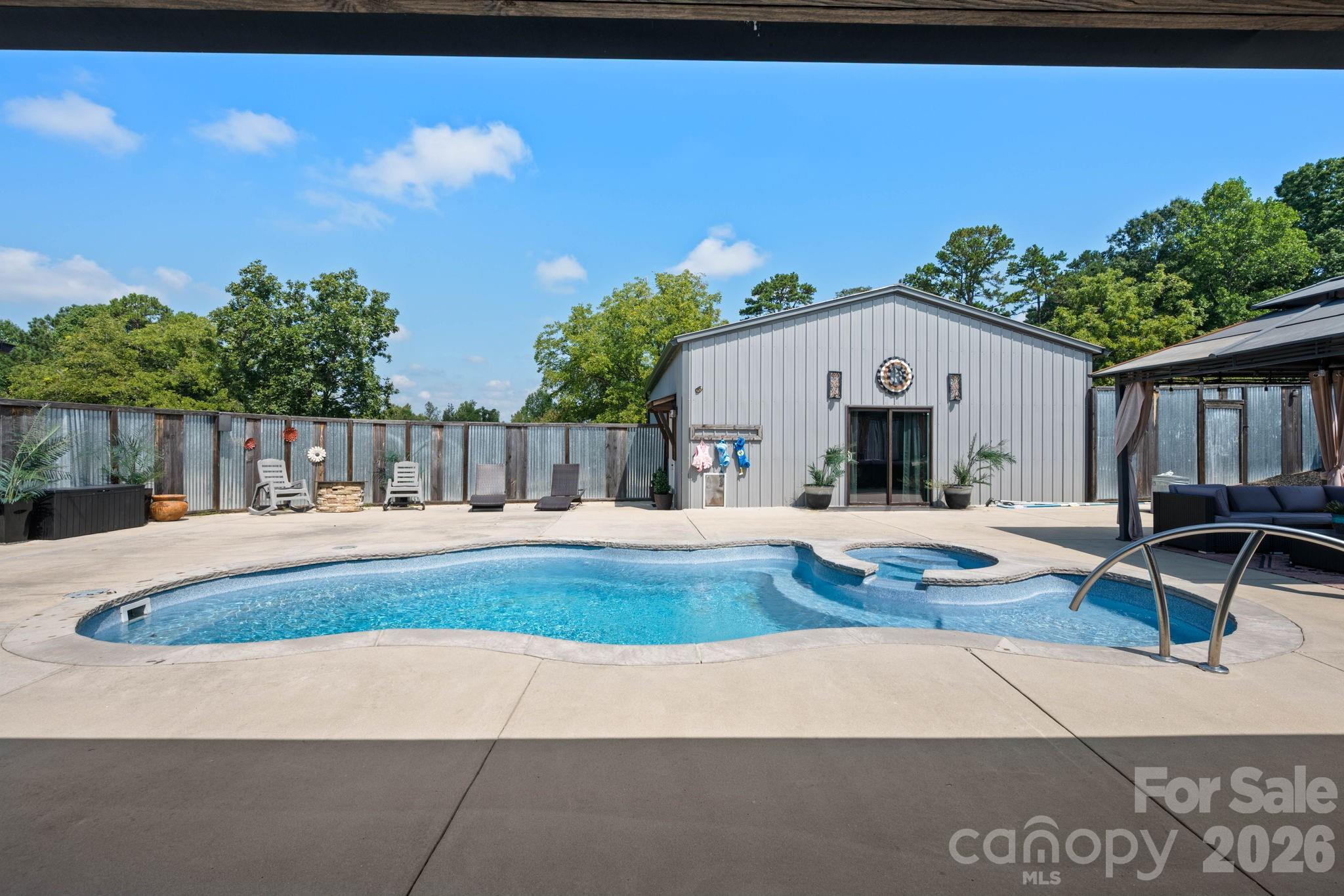 7562 Long Island Road — Catawba