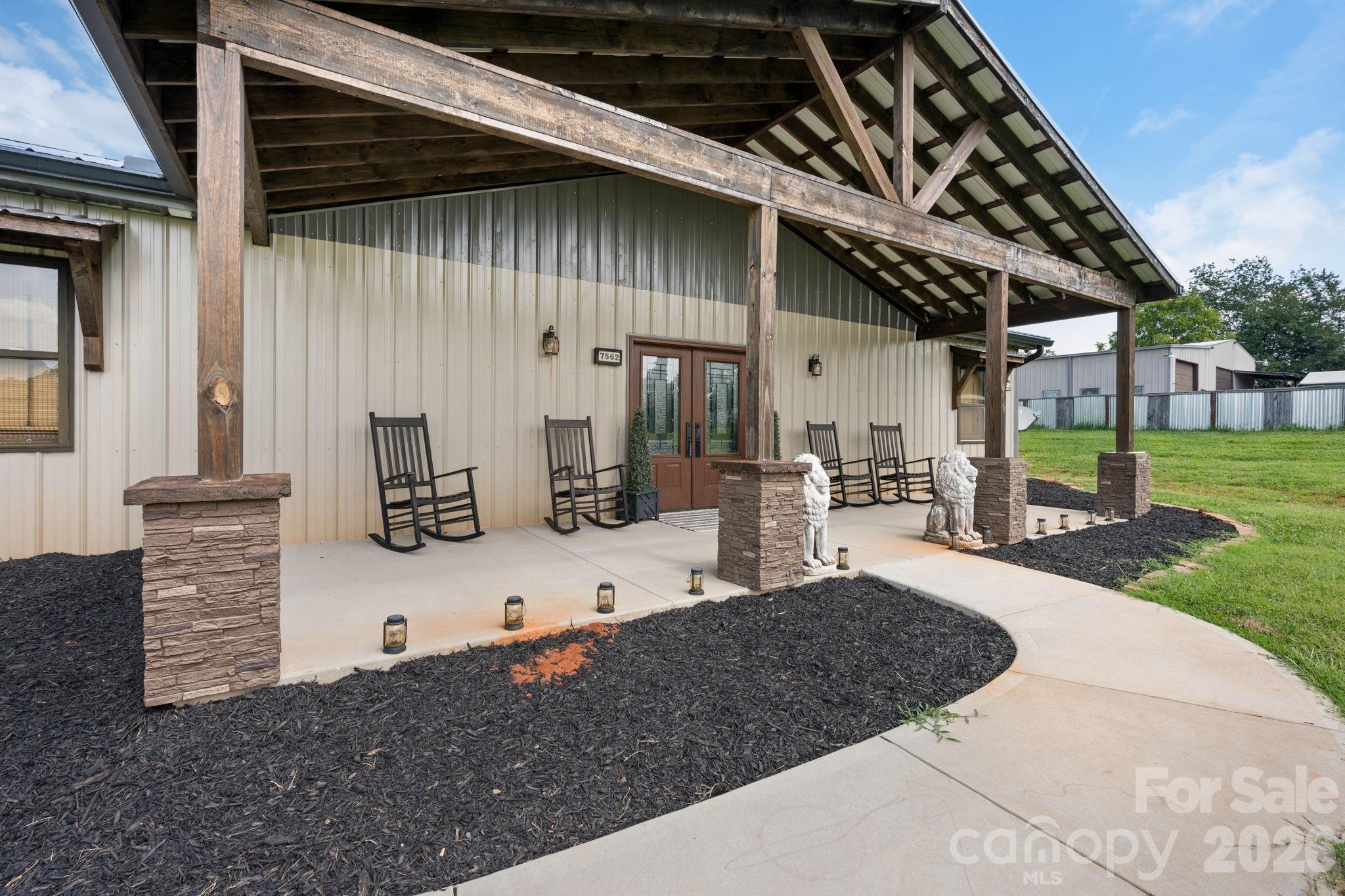 7562 Long Island Road — Catawba