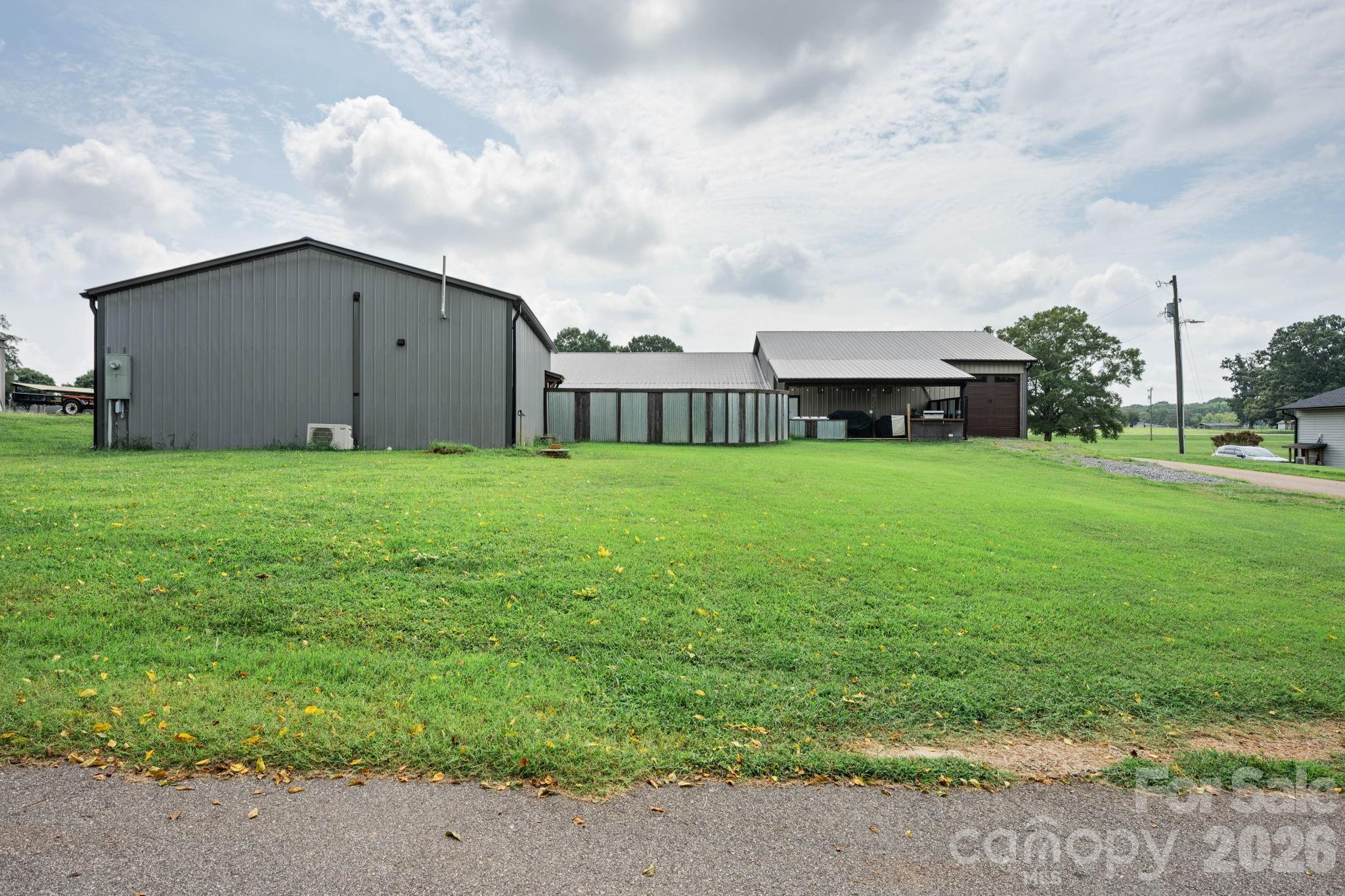 7562 Long Island Road — Catawba