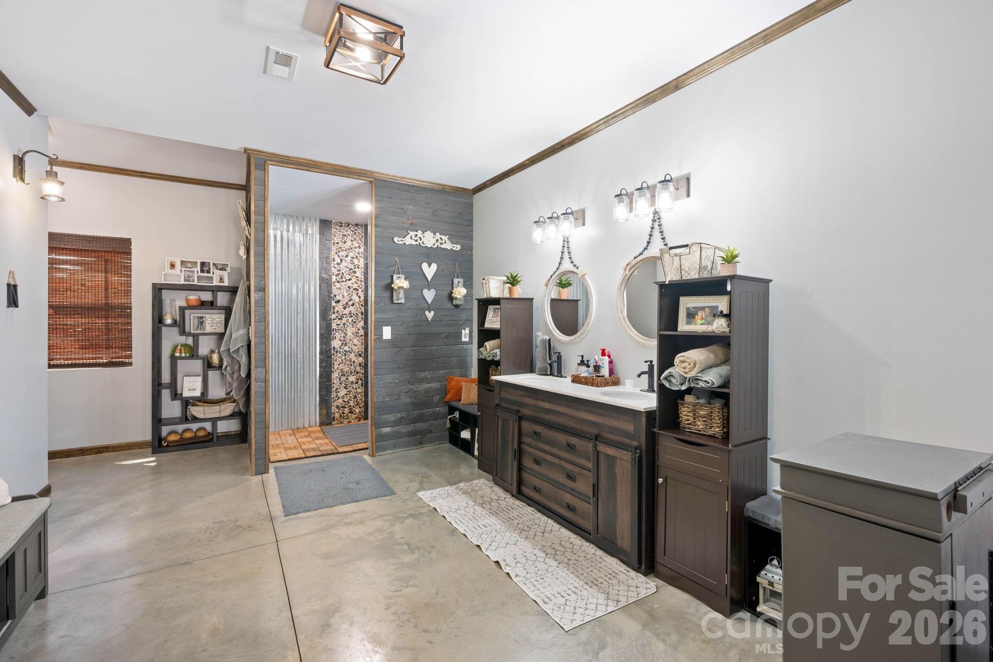 7562 Long Island Road — Catawba