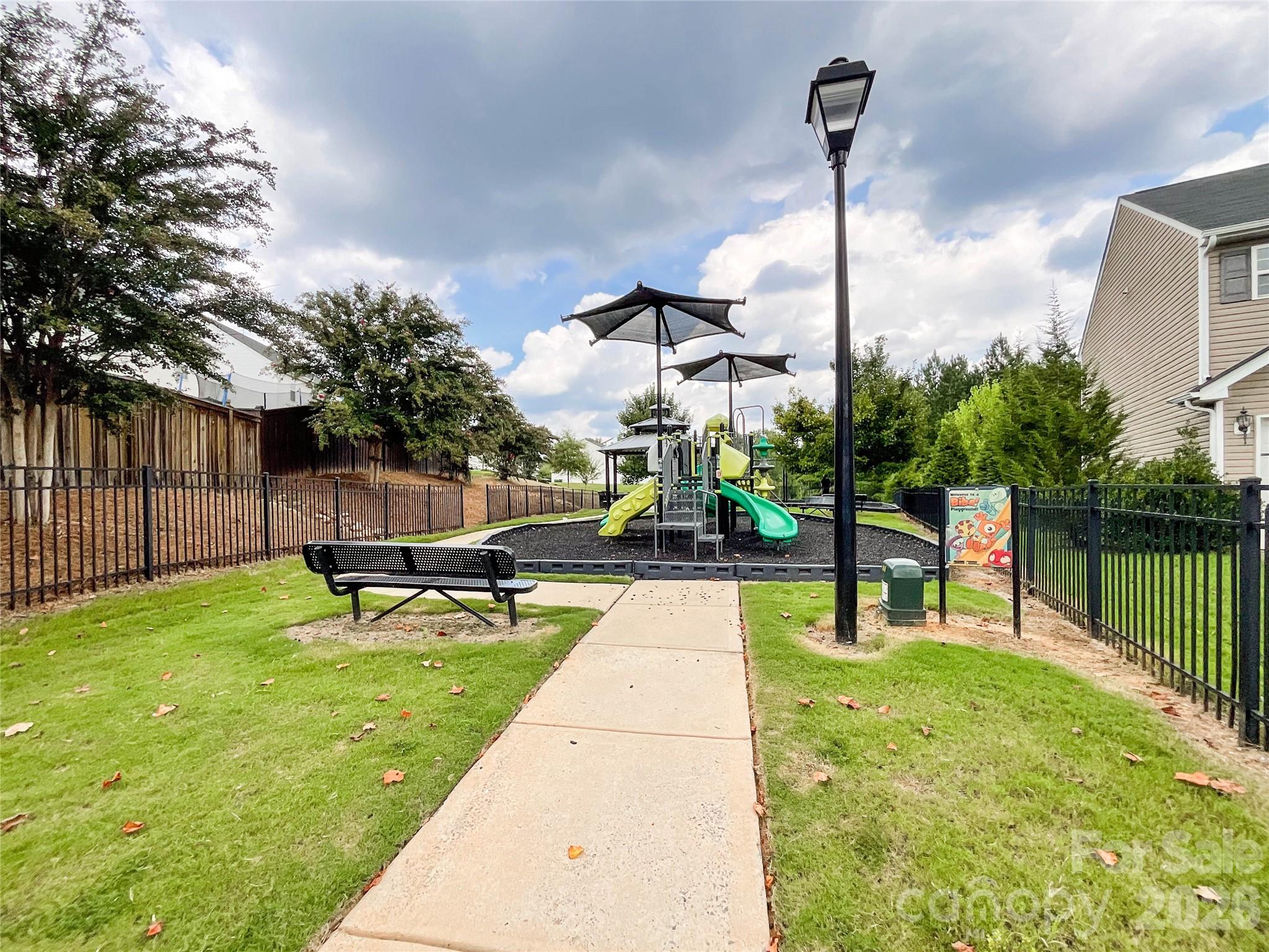 3005 Chatuge Court — Charlotte