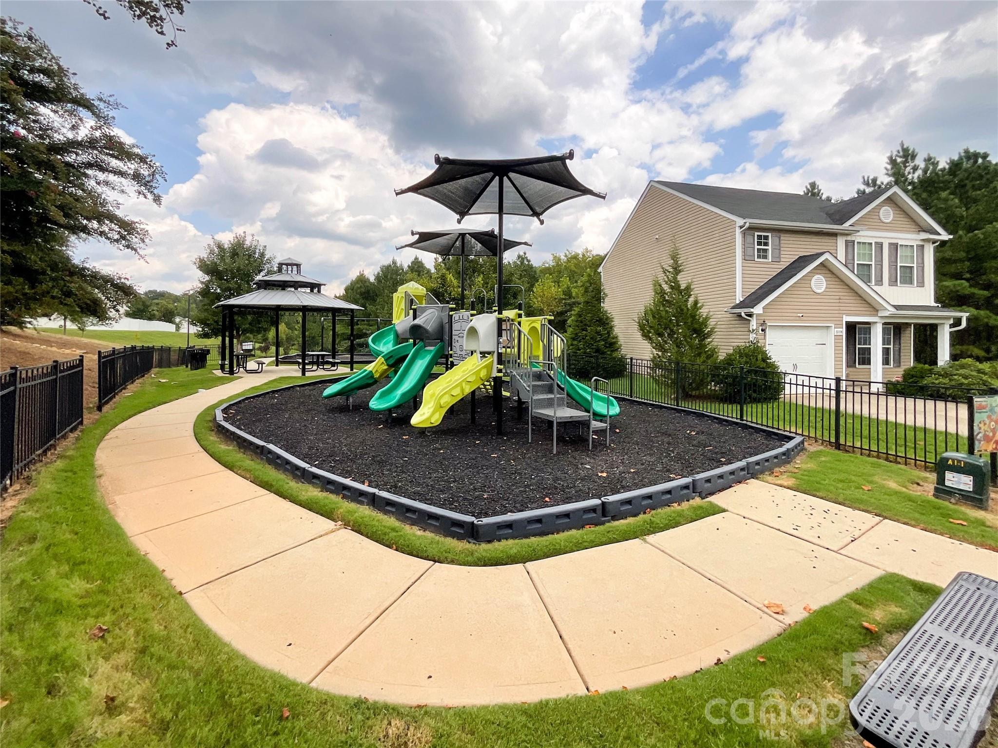 3005 Chatuge Court — Charlotte