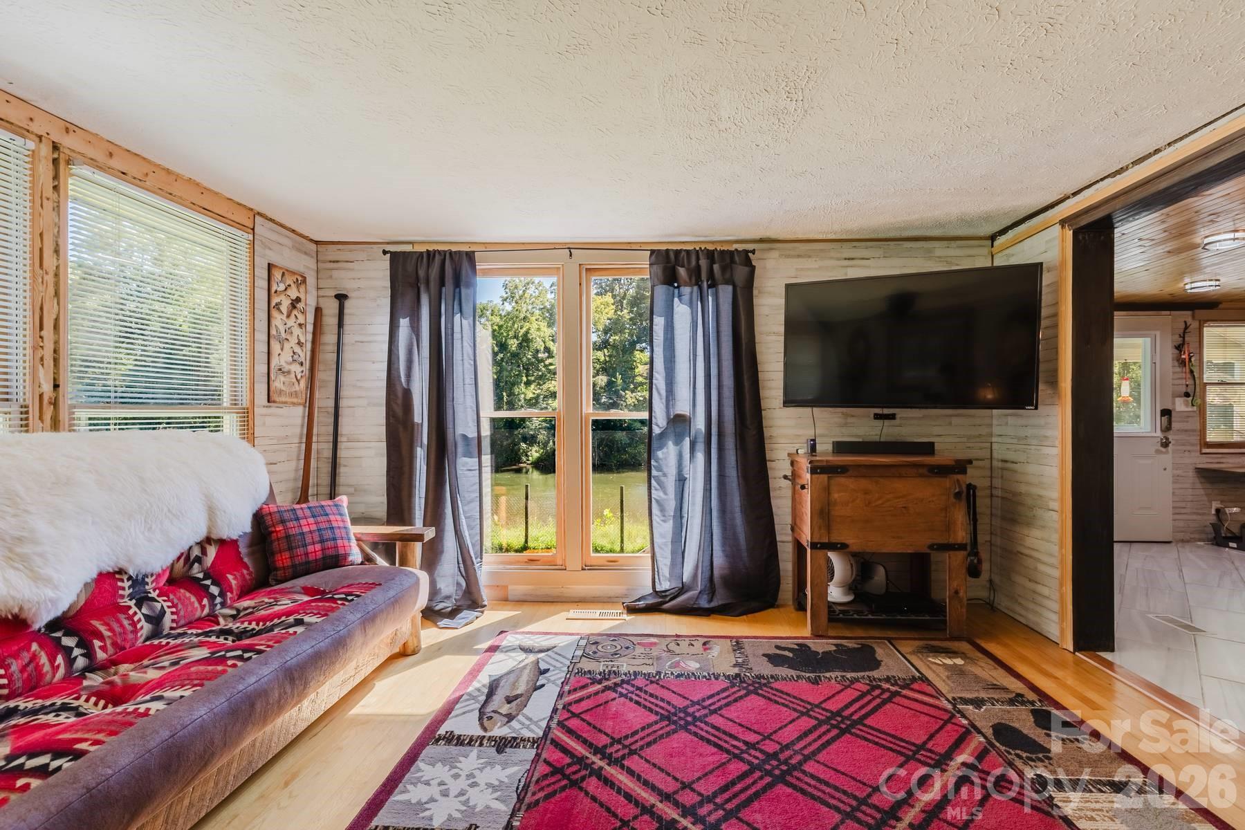 1380 Highway 19a Highway — Whittier