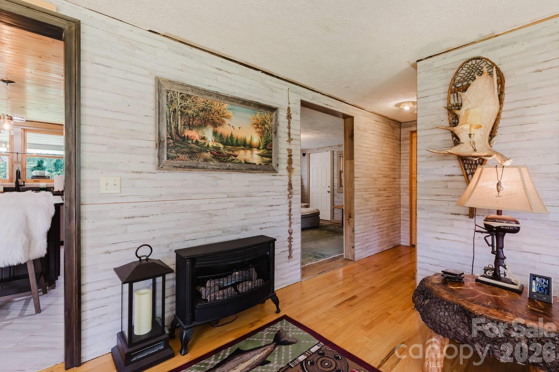 1380 Highway 19a Highway — Whittier
