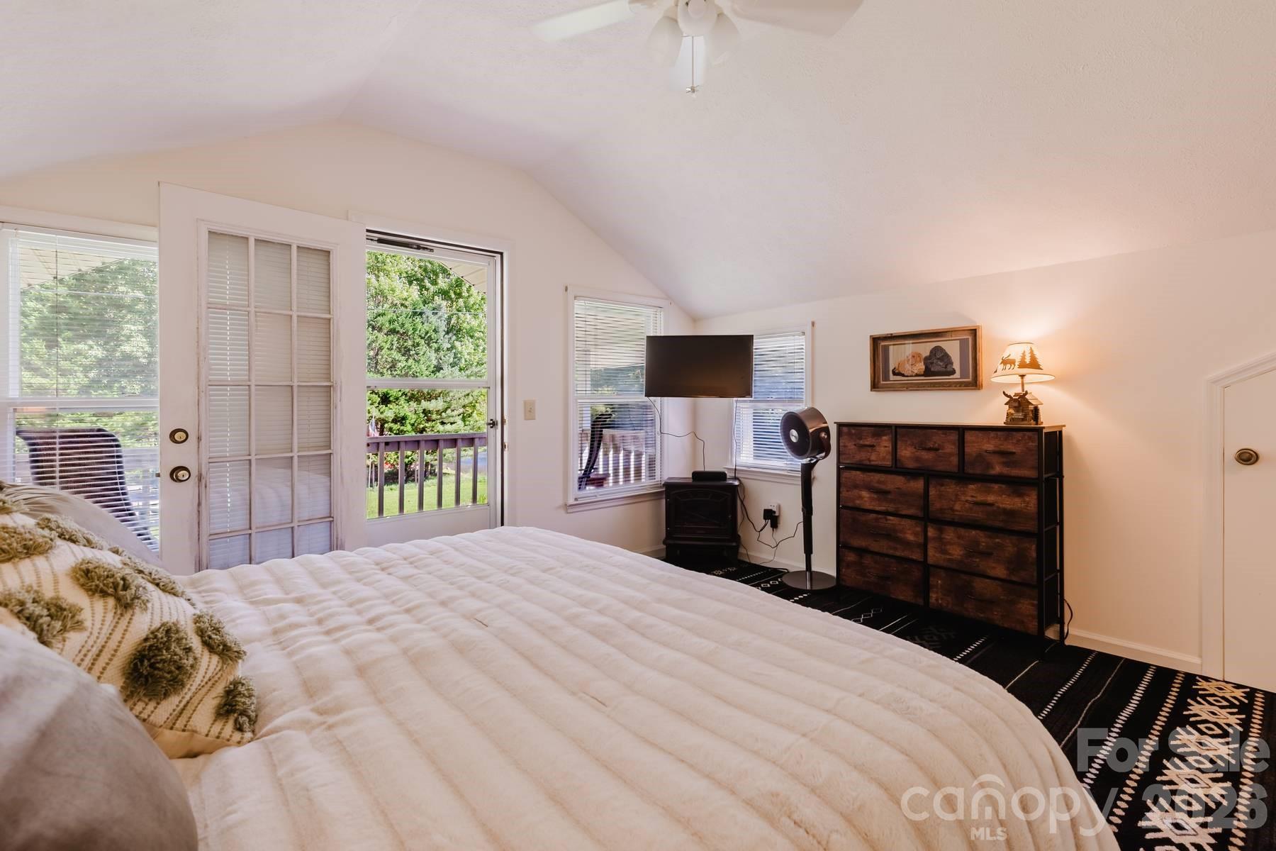 1380 Highway 19a Highway — Whittier