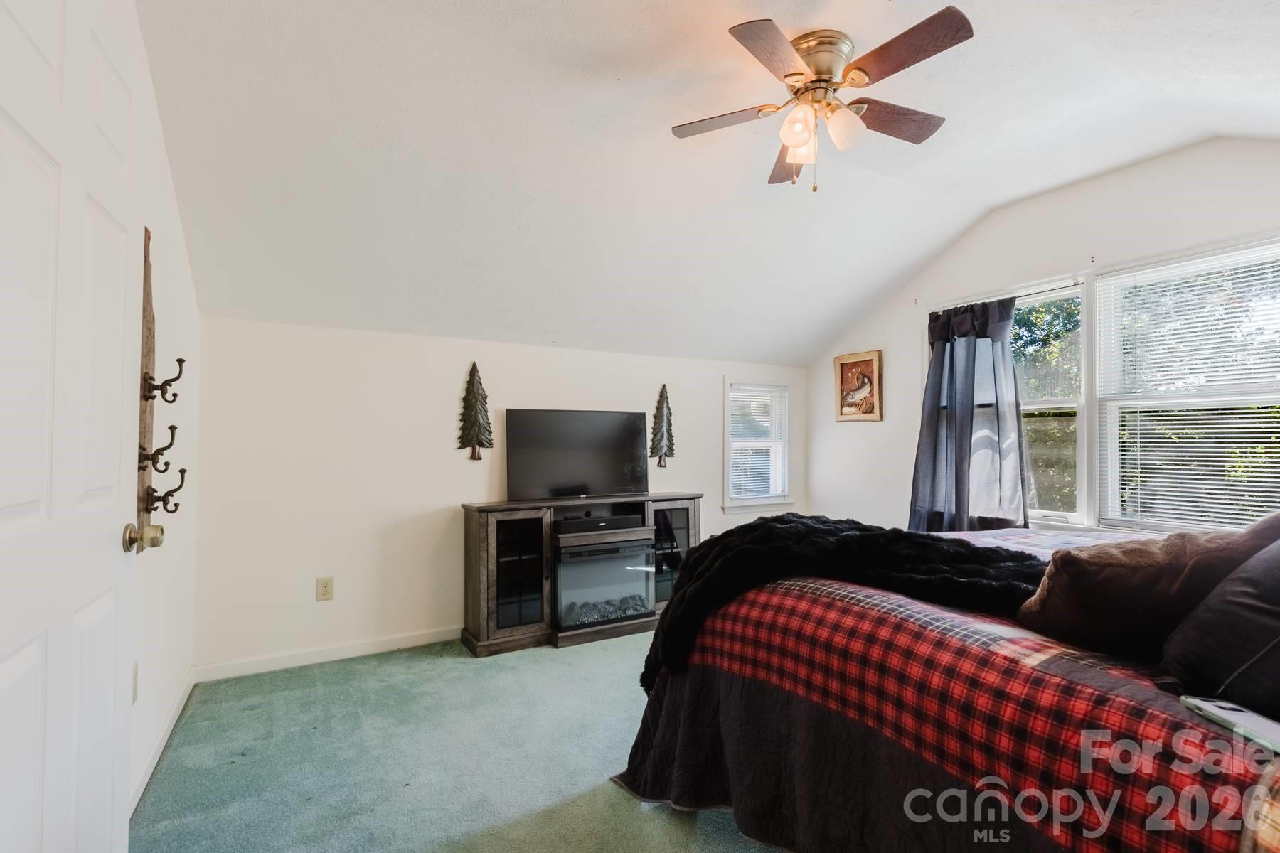 1380 Highway 19a Highway — Whittier