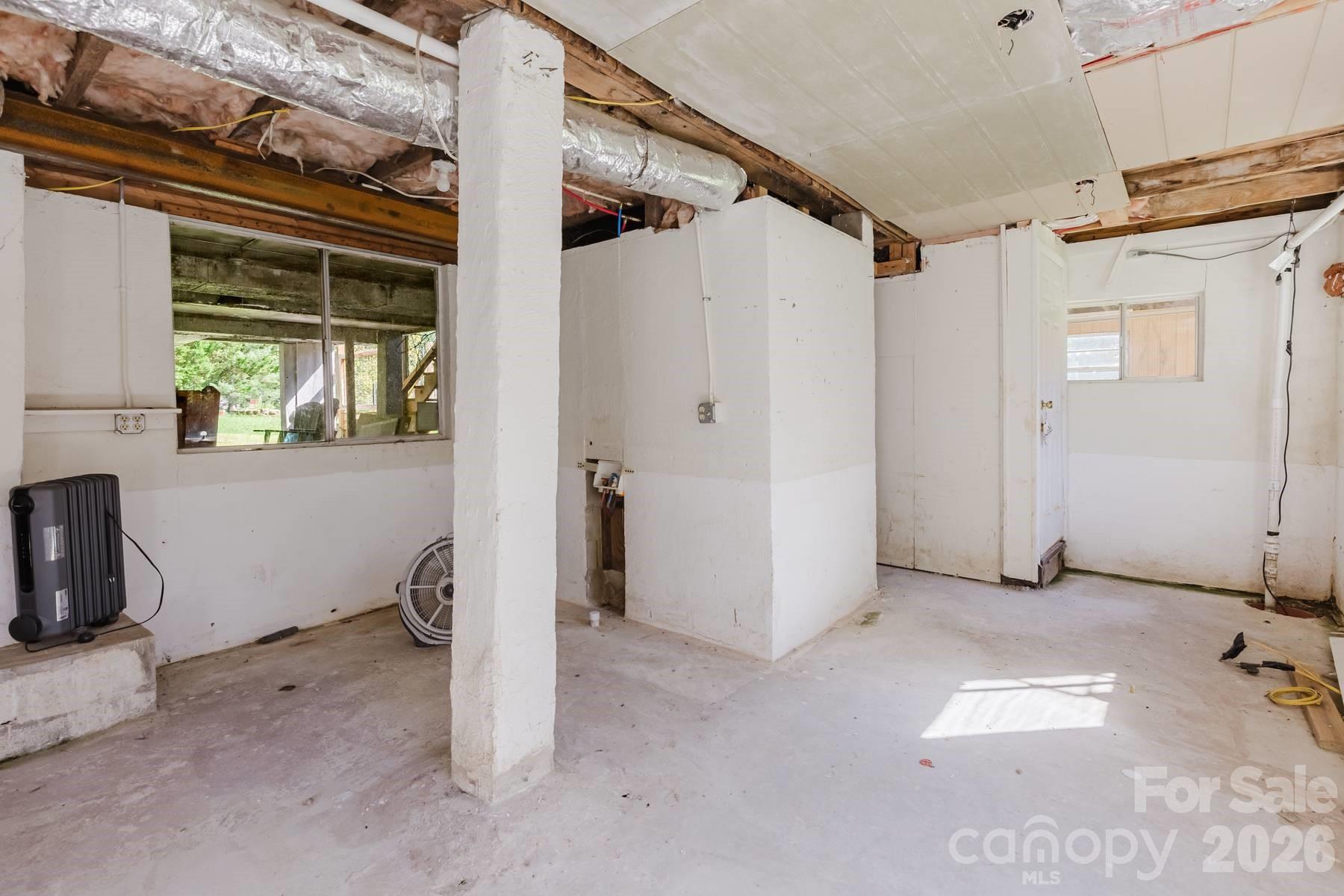 1380 Highway 19a Highway — Whittier