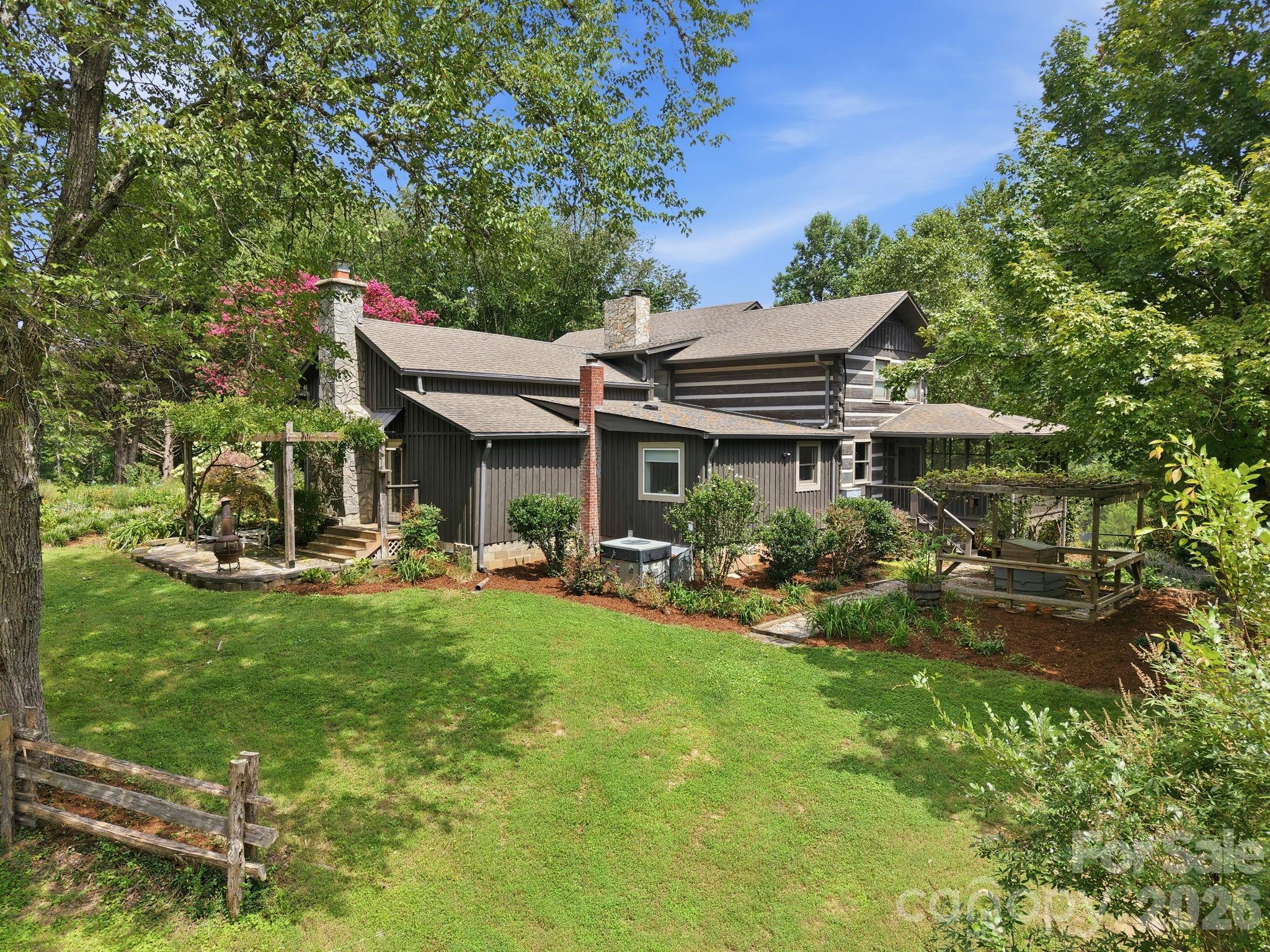 2595 Henderson Mill Road — Morganton