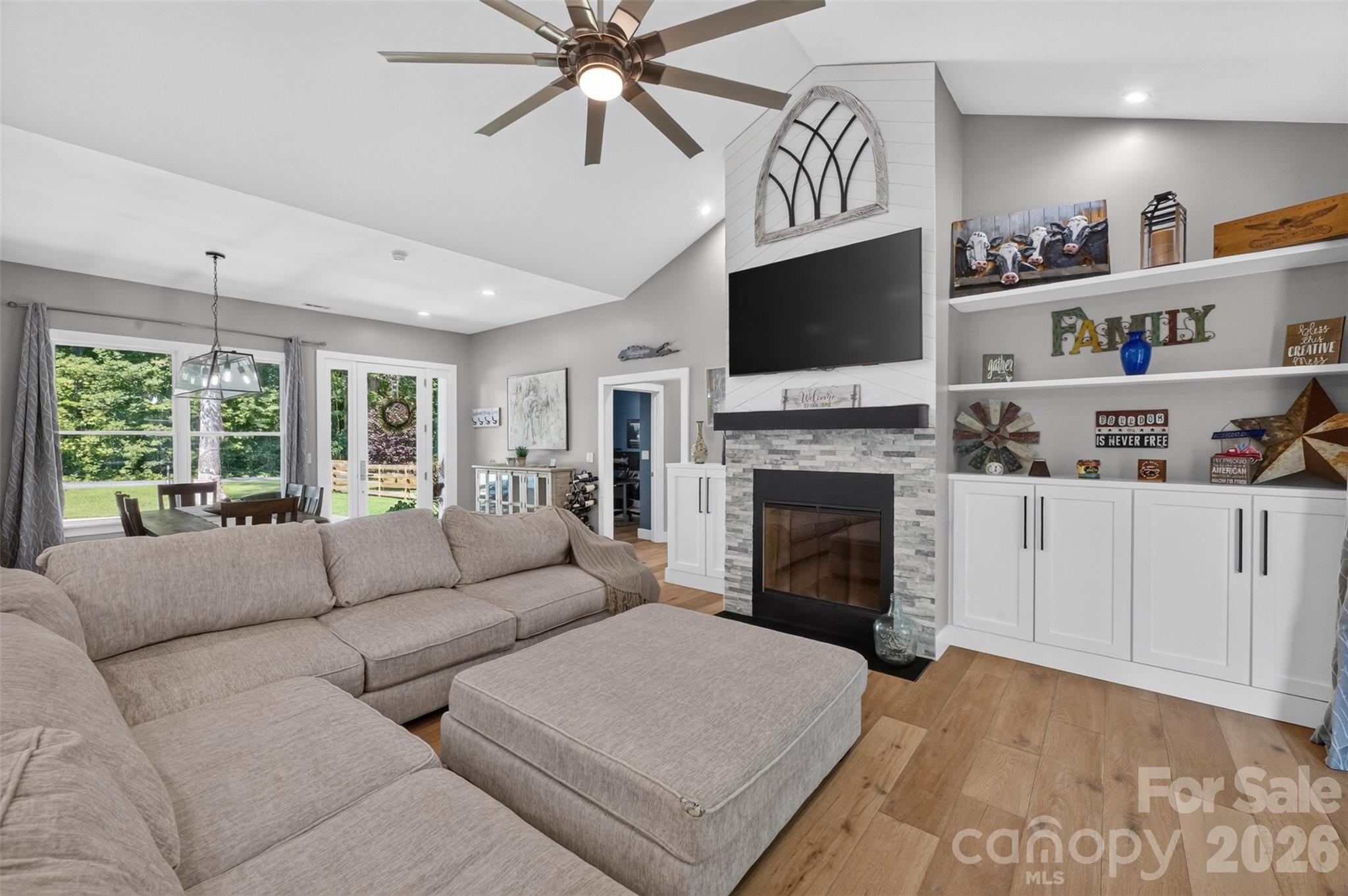 7342 Milan Drive — Huntersville