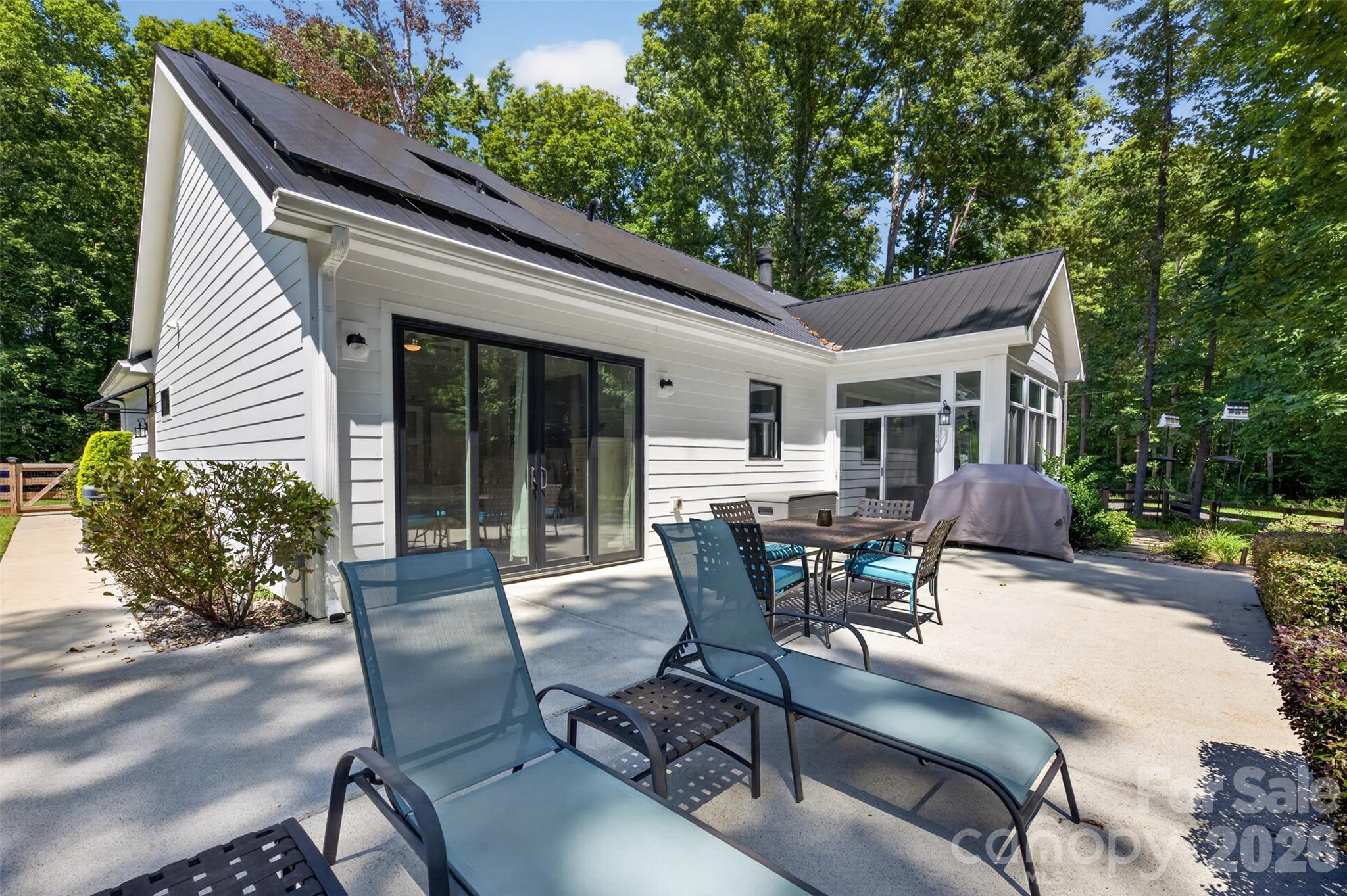 7342 Milan Drive — Huntersville